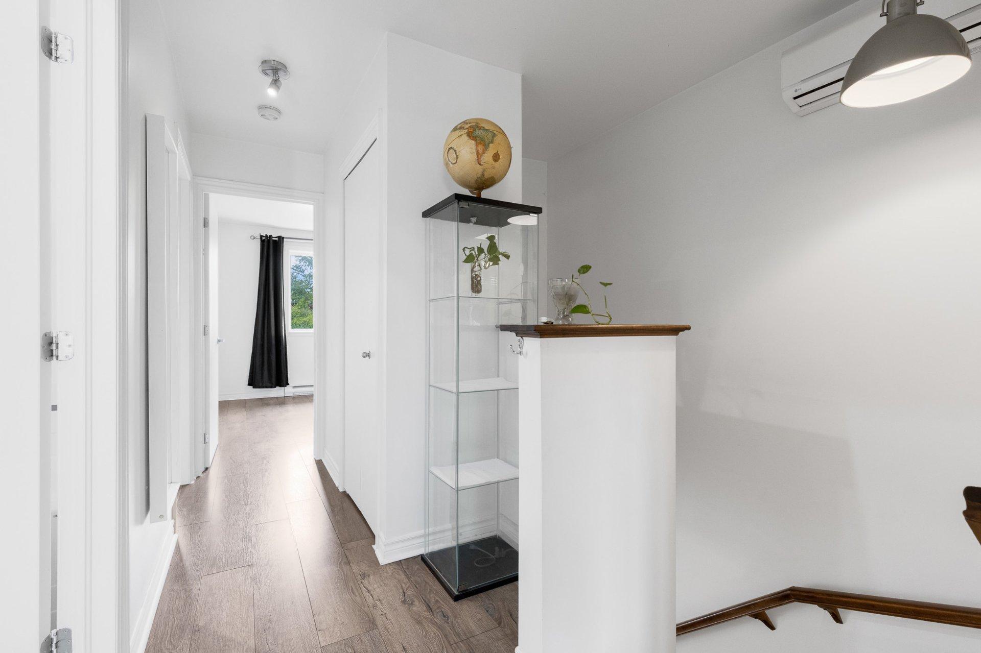 









1025Z


Rue Gameroff

,
Montréal (Lachine),




QC
H8T3R5

