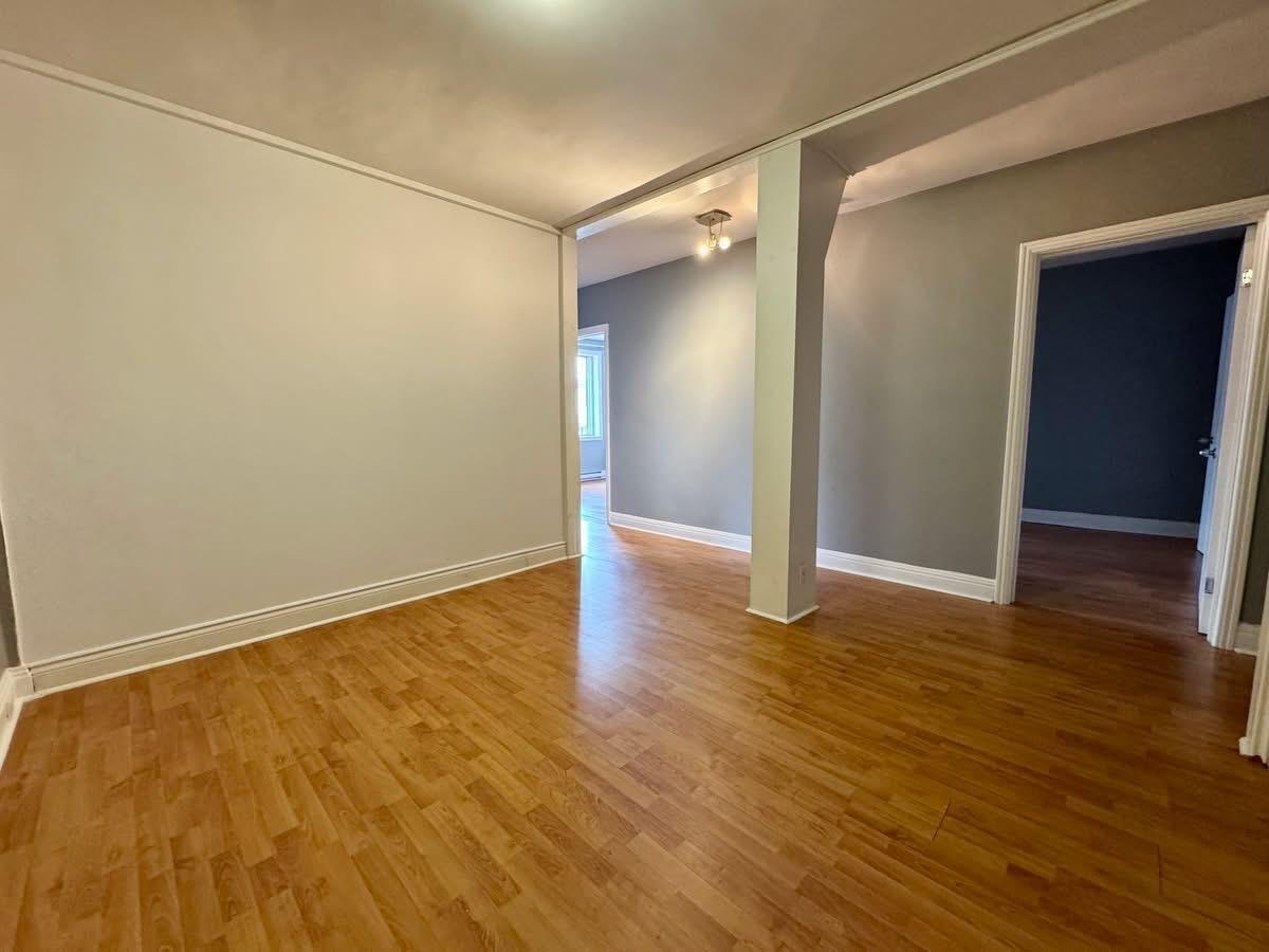 









2644


Rue Hogan

,
Montréal (Ville-Marie),




QC
H2K2T6

