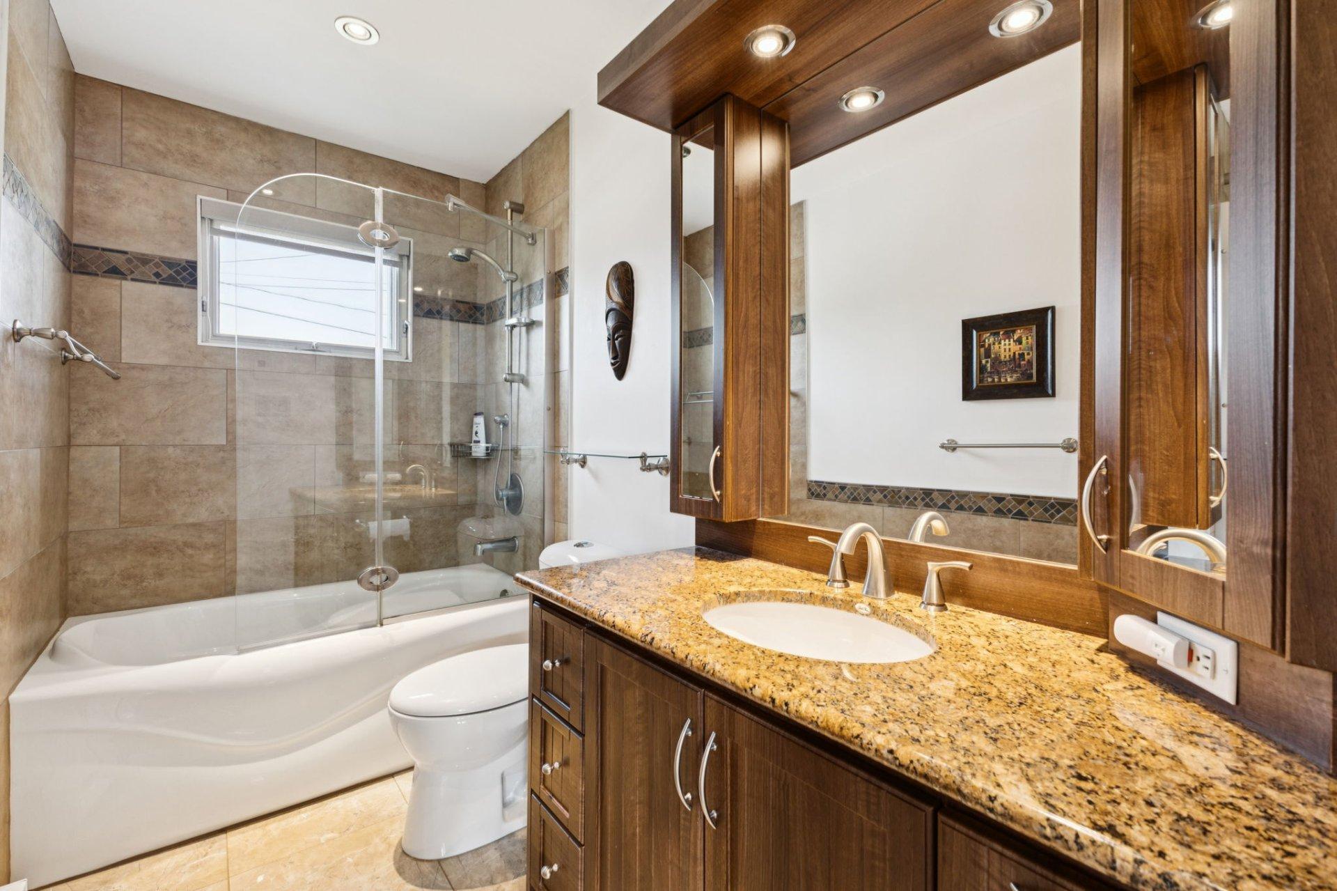 









20


Rue Pierre-Papin

,
Gatineau (Gatineau),




QC
J8T3X5

