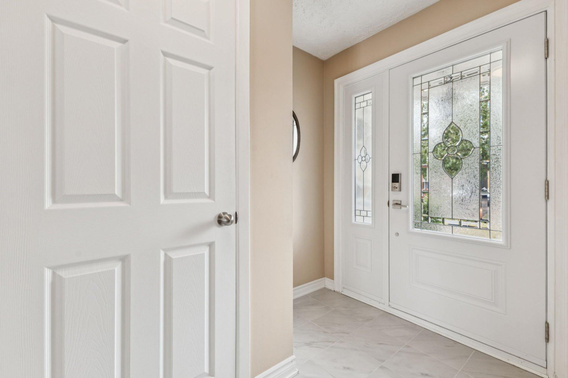 









582


Rue Laframboise

,
Gatineau (Buckingham),




QC
J8L2V5

