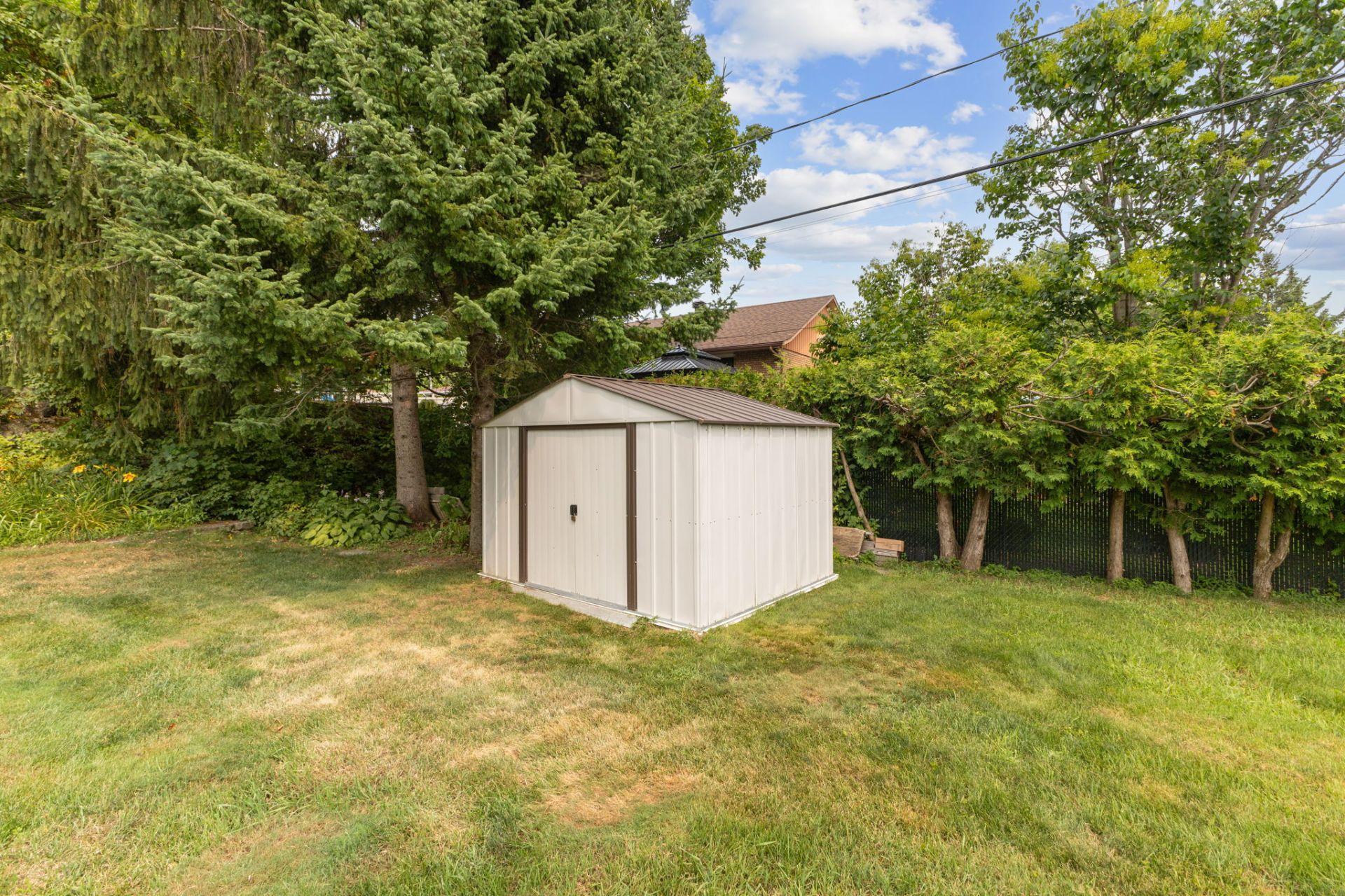 









582


Rue Laframboise

,
Gatineau (Buckingham),




QC
J8L2V5

