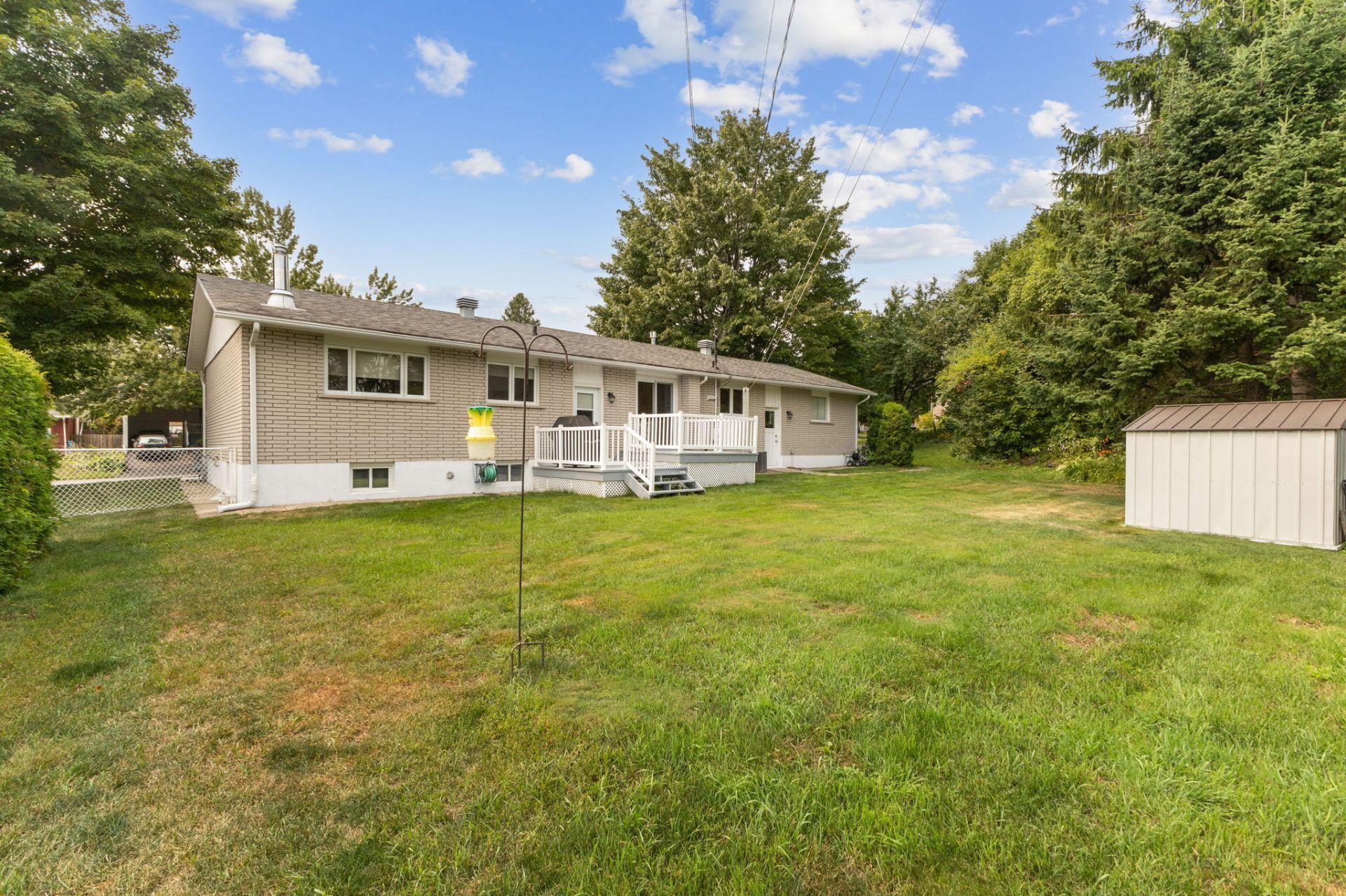 









582


Rue Laframboise

,
Gatineau (Buckingham),




QC
J8L2V5

