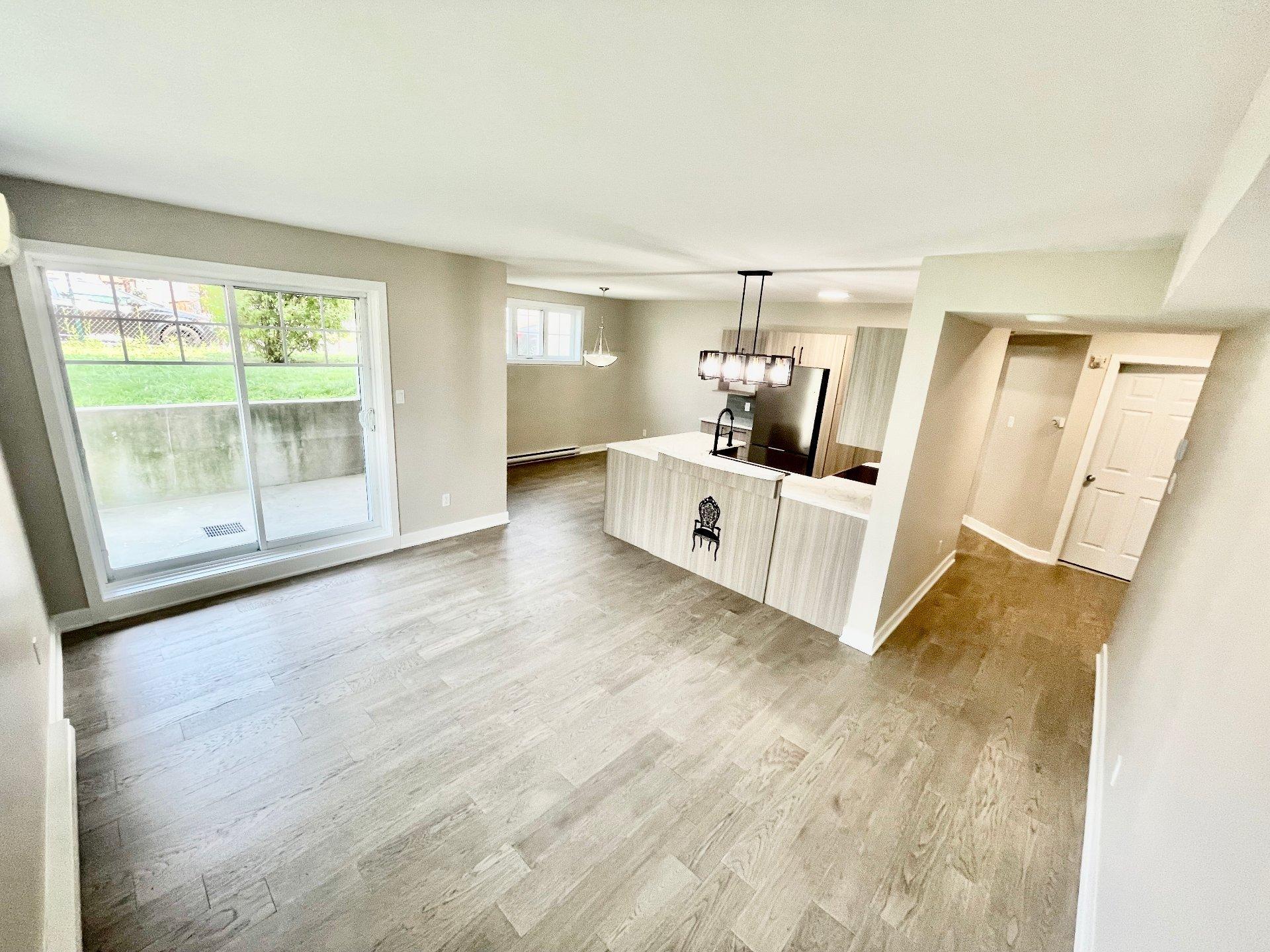 









460


Rue Boileau

, 001,
Vaudreuil-Dorion,




QC
J7V0M6

