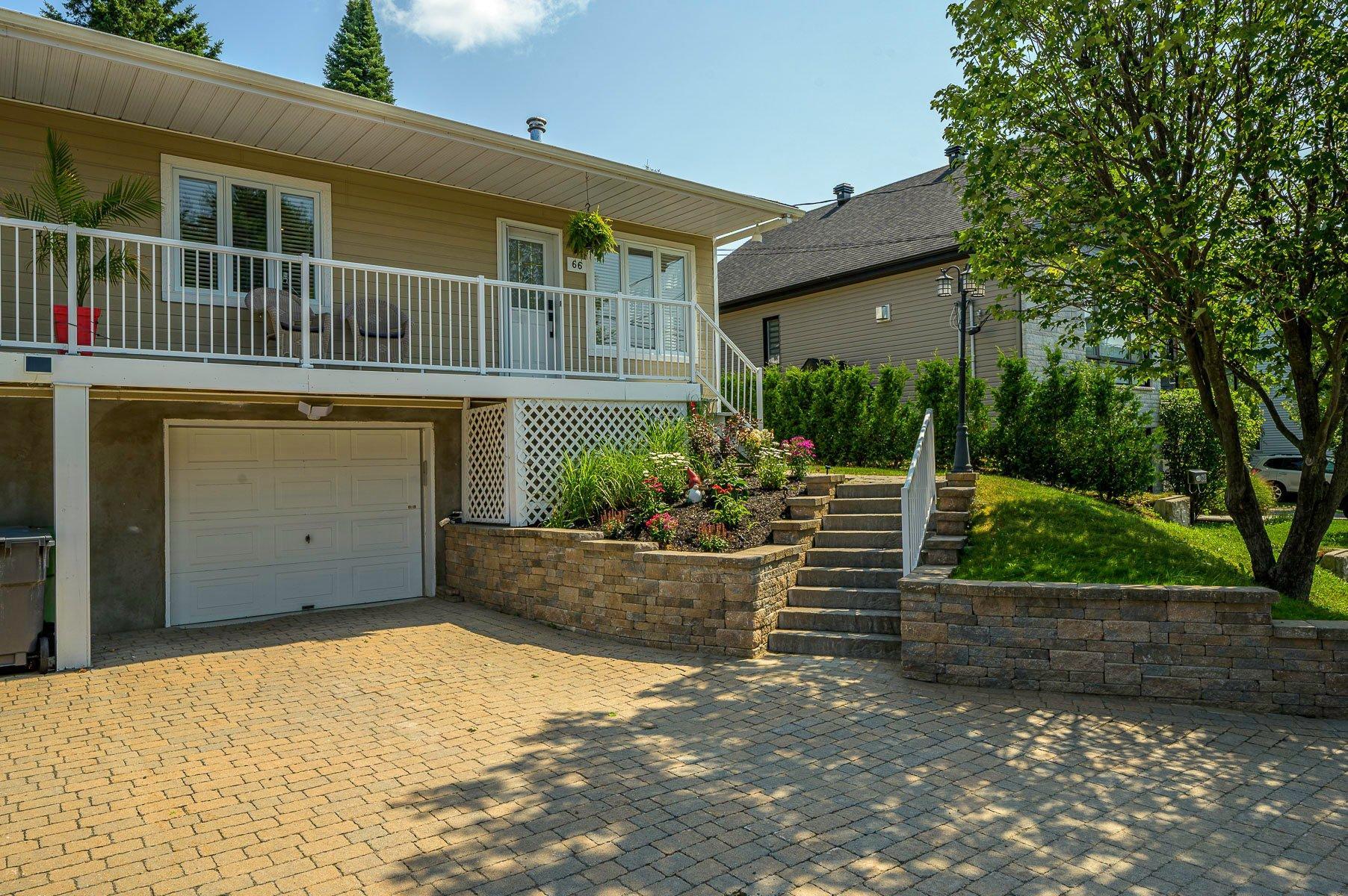 









66


Av. Guindon

,
Saint-Sauveur,




QC
J0R1R6

