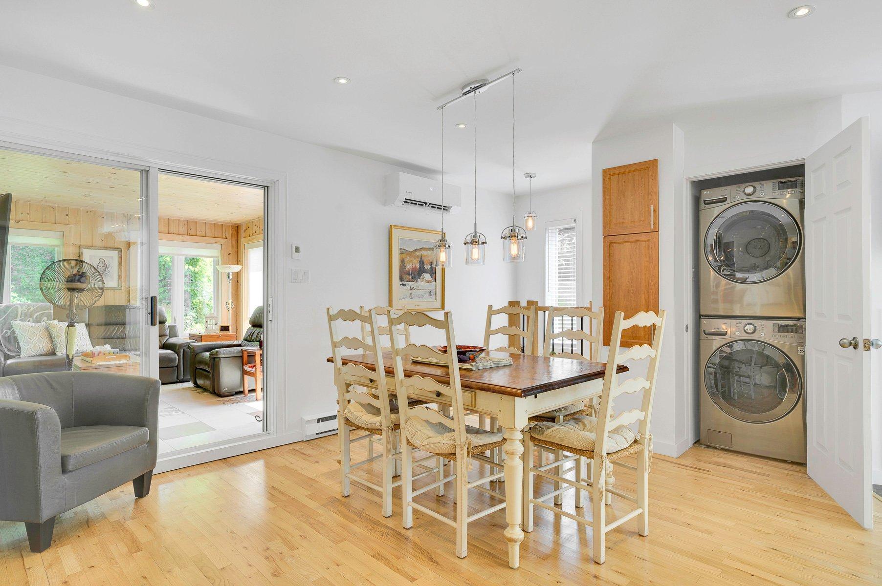 









66


Av. Guindon

,
Saint-Sauveur,




QC
J0R1R6

