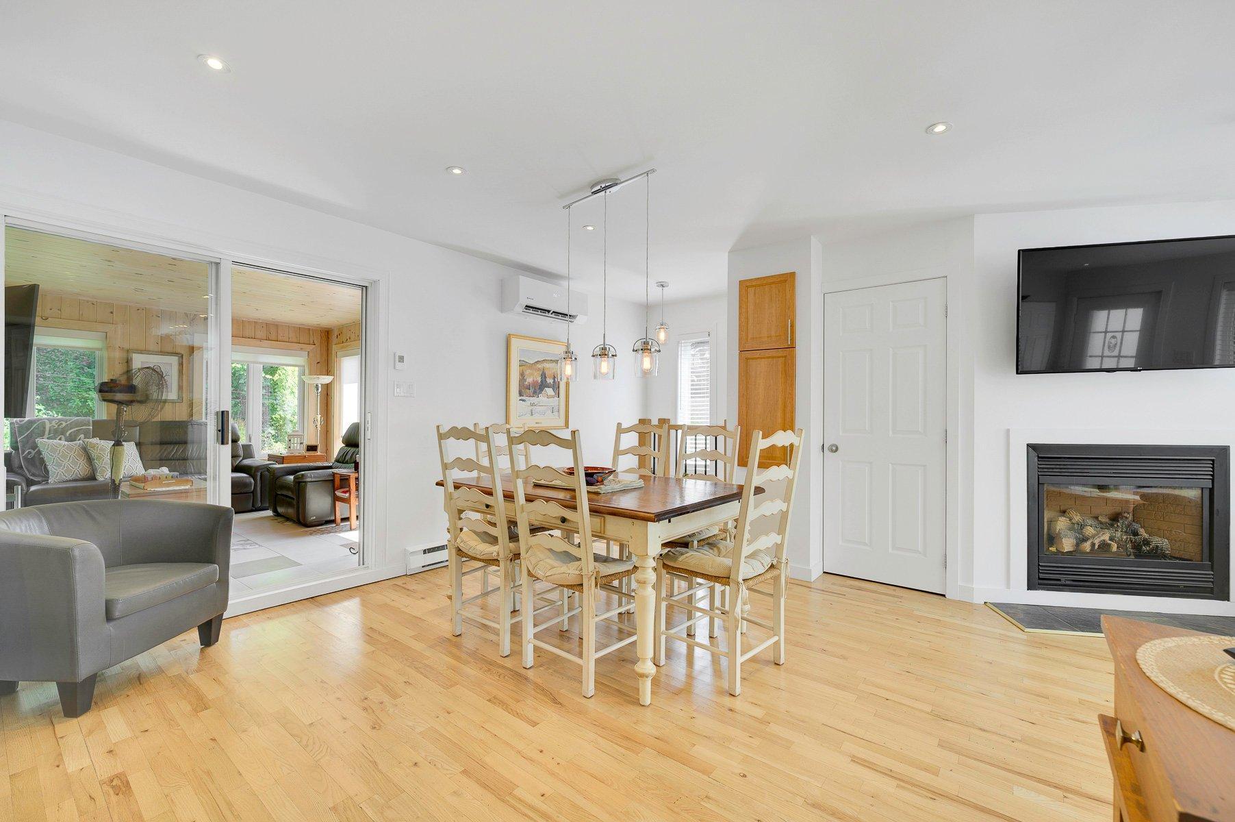









66


Av. Guindon

,
Saint-Sauveur,




QC
J0R1R6

