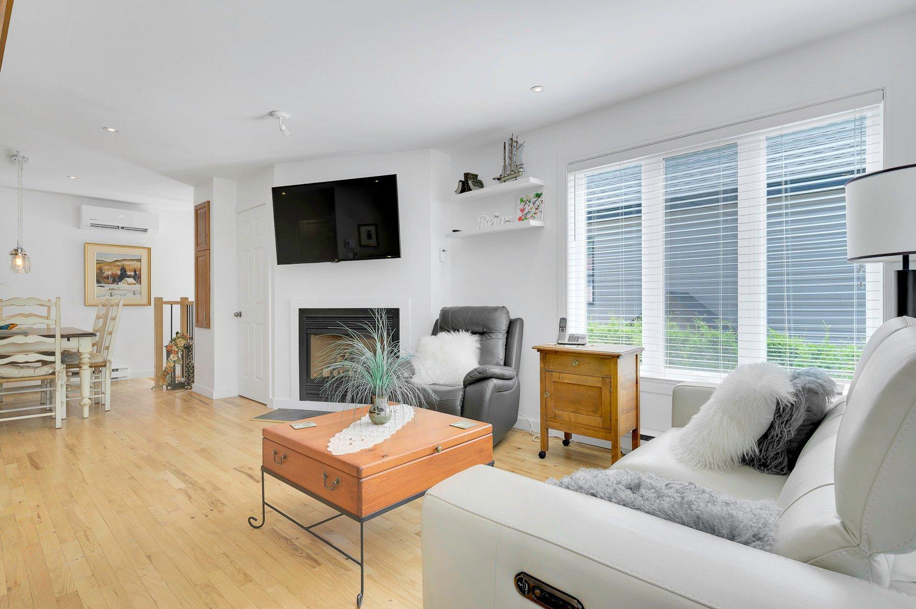 









66


Av. Guindon

,
Saint-Sauveur,




QC
J0R1R6

