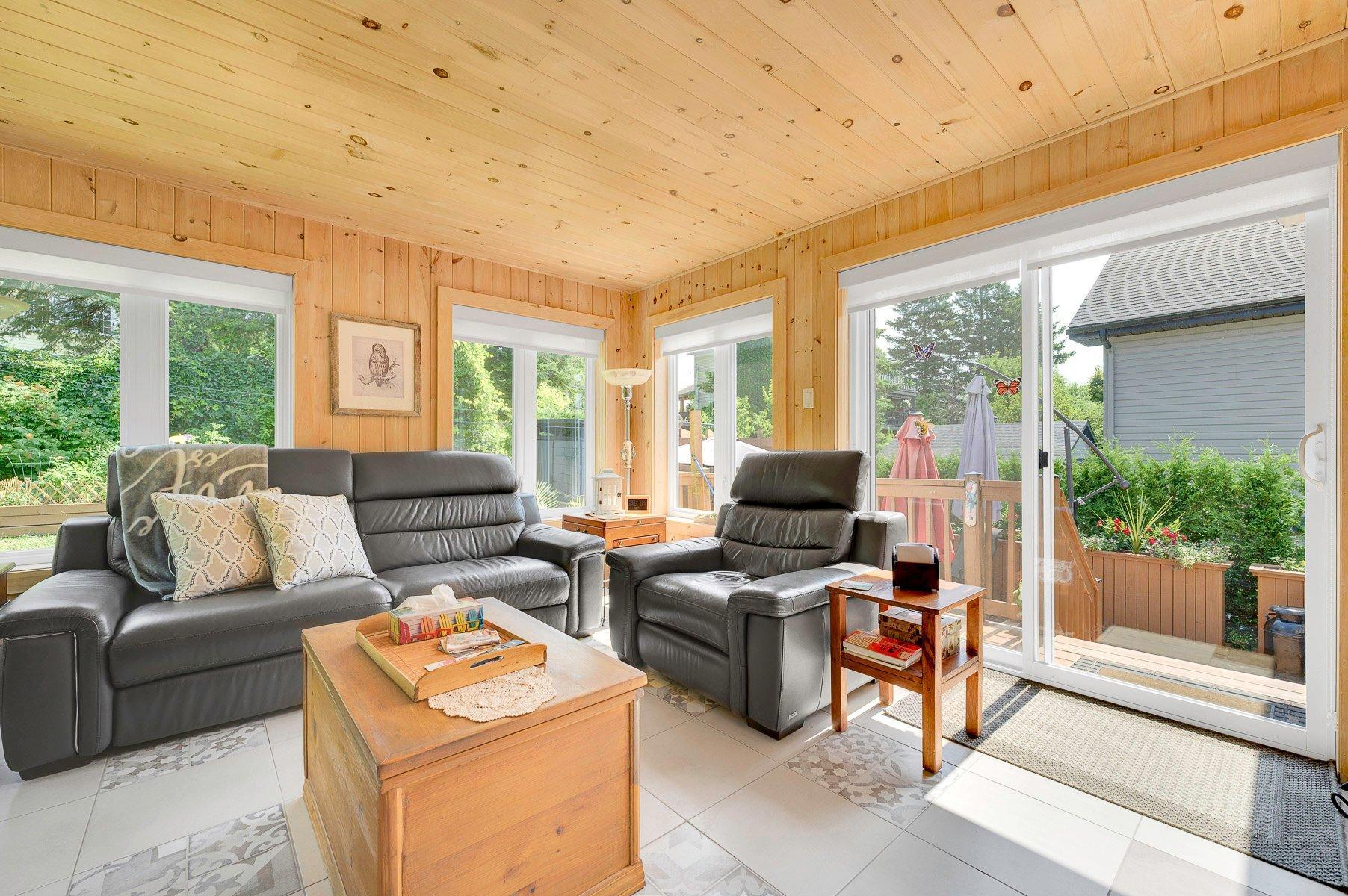 









66


Av. Guindon

,
Saint-Sauveur,




QC
J0R1R6

