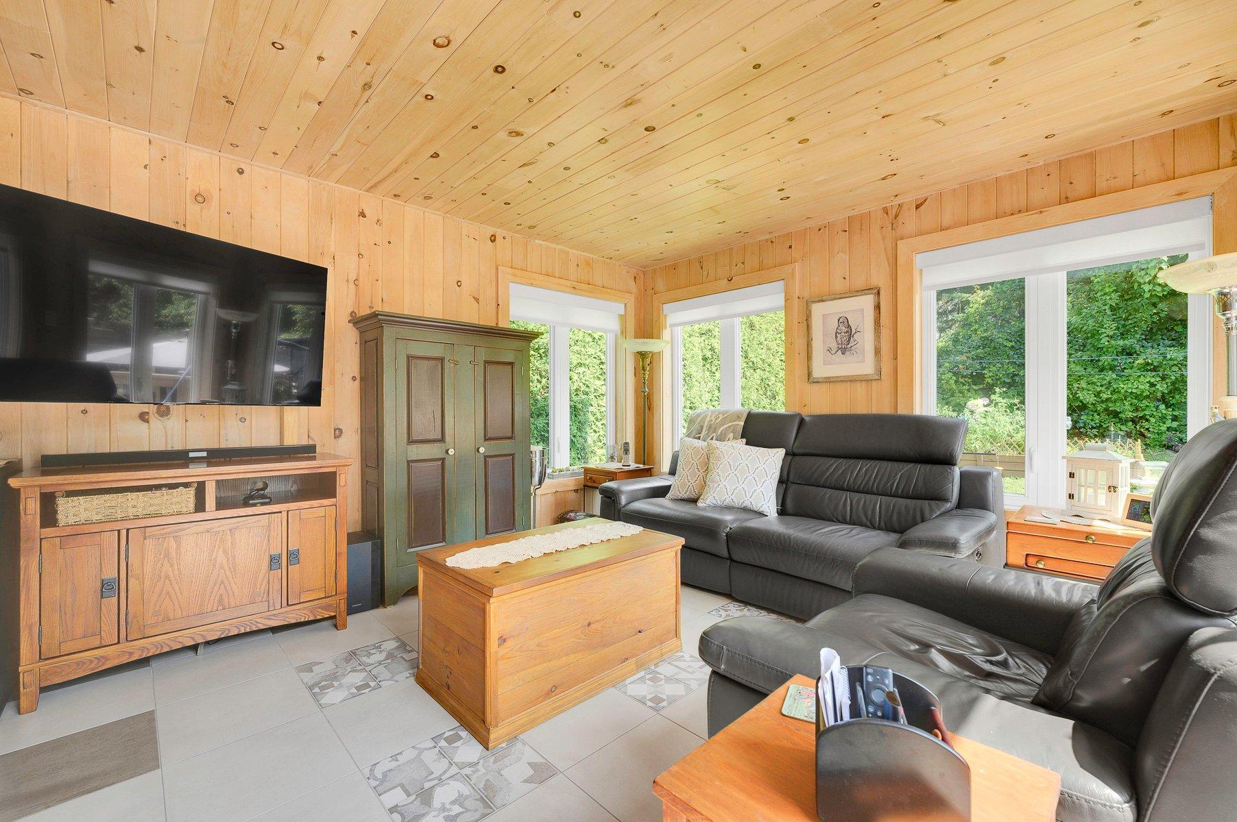 









66


Av. Guindon

,
Saint-Sauveur,




QC
J0R1R6

