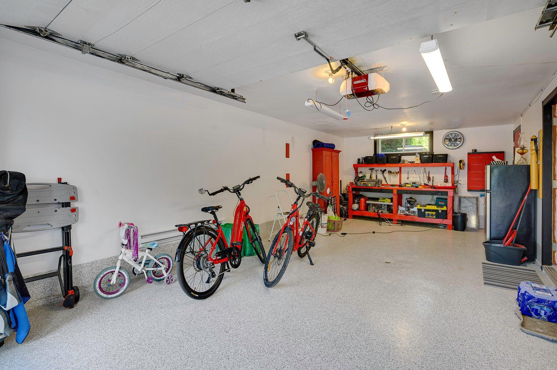 









66


Av. Guindon

,
Saint-Sauveur,




QC
J0R1R6


