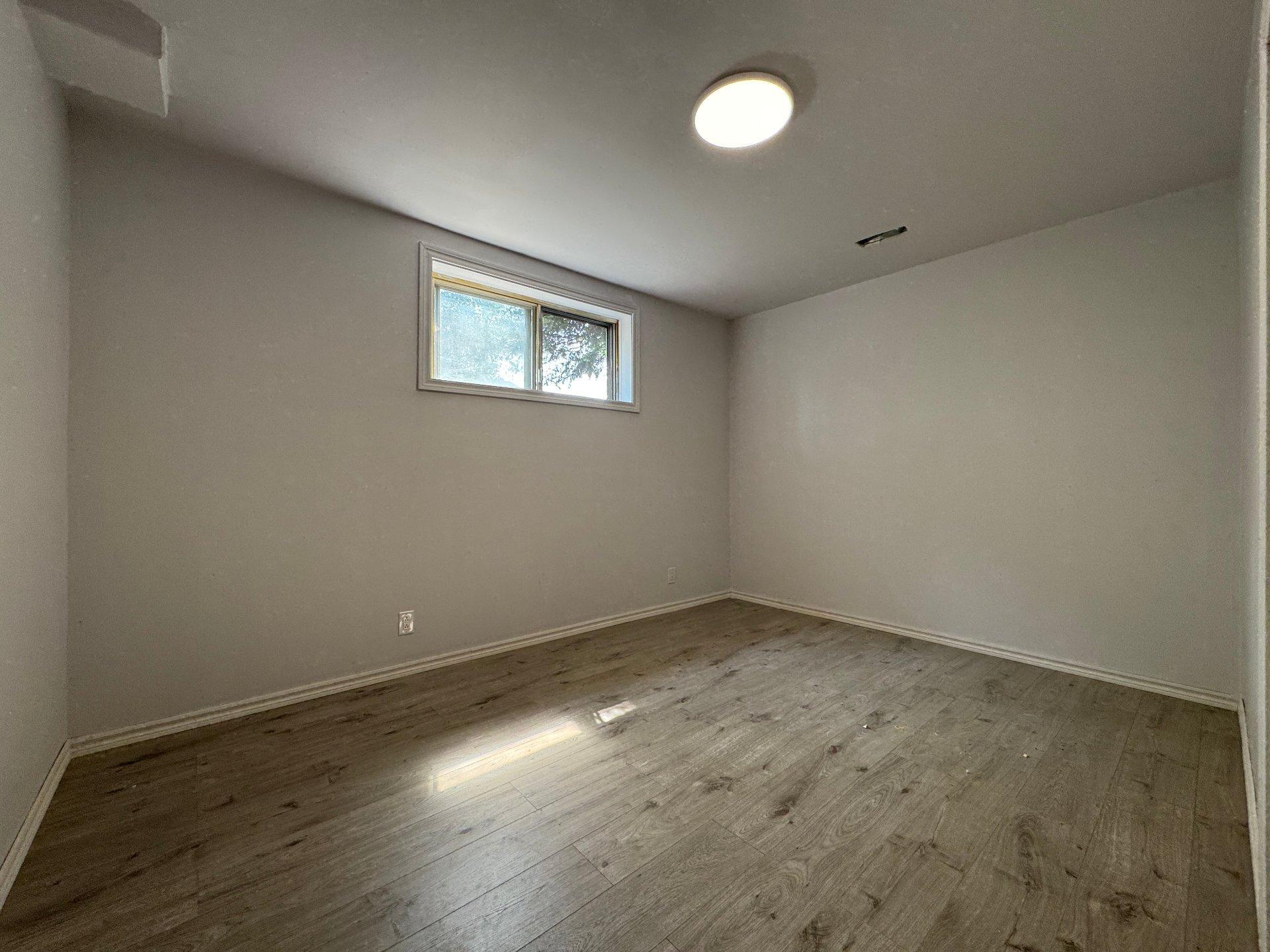 









3300


Rue Howard

,
Longueuil (Saint-Hubert),




QC
J3Y4Z7

