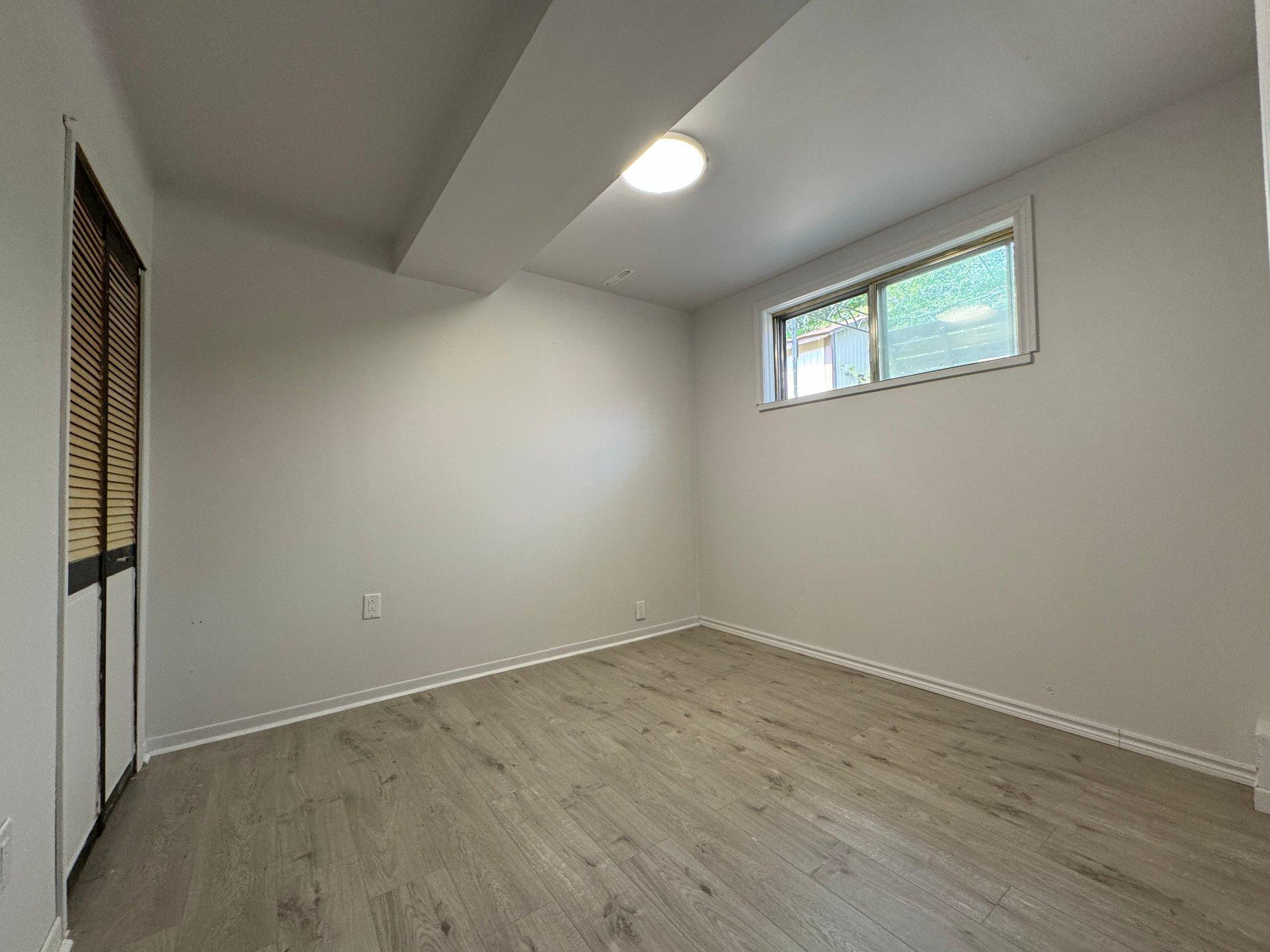









3300


Rue Howard

,
Longueuil (Saint-Hubert),




QC
J3Y4Z7


