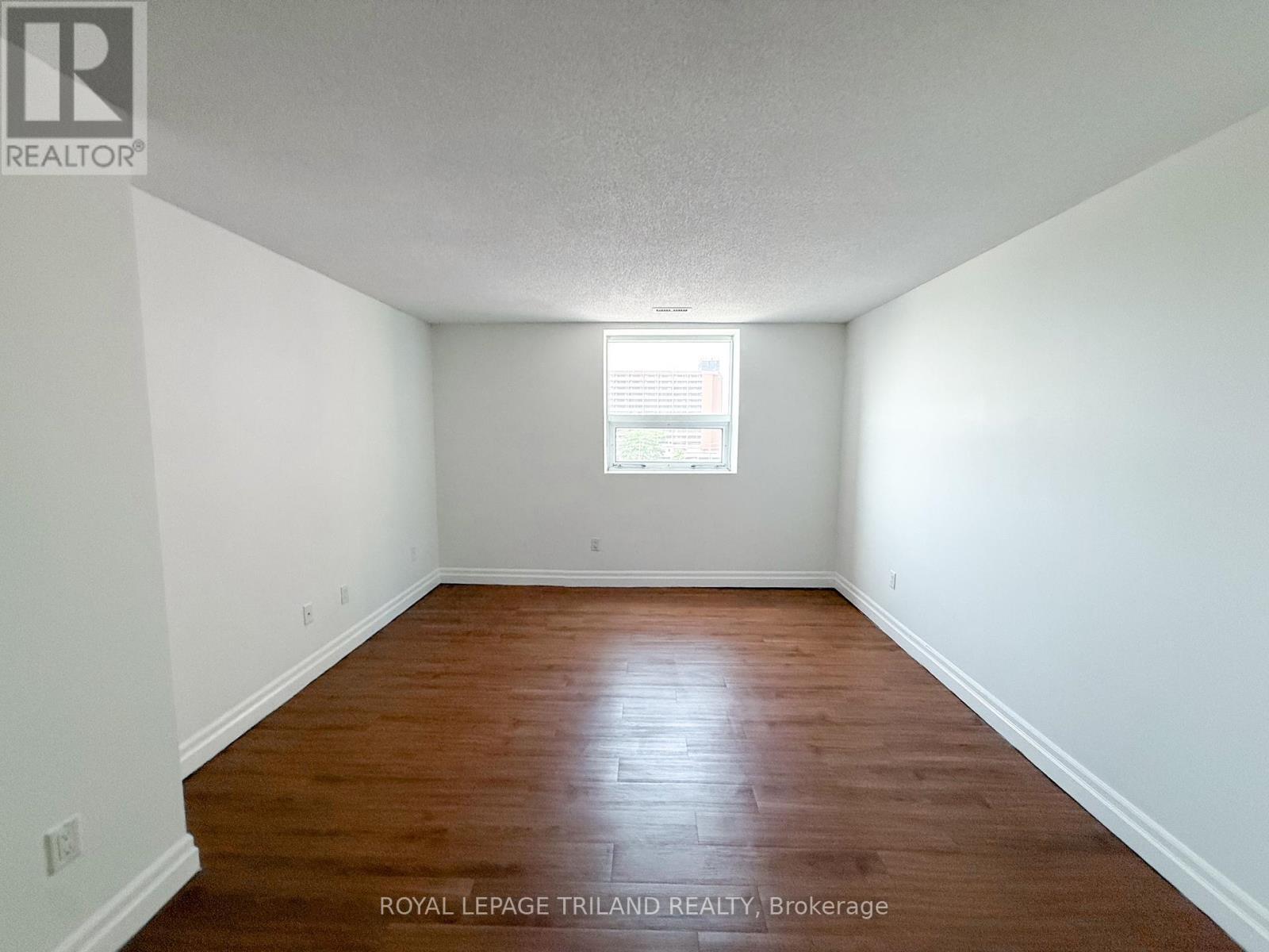 












608 - 675 RICHMOND STREET

,
London East (East F),




Ontario
N6A5X4

