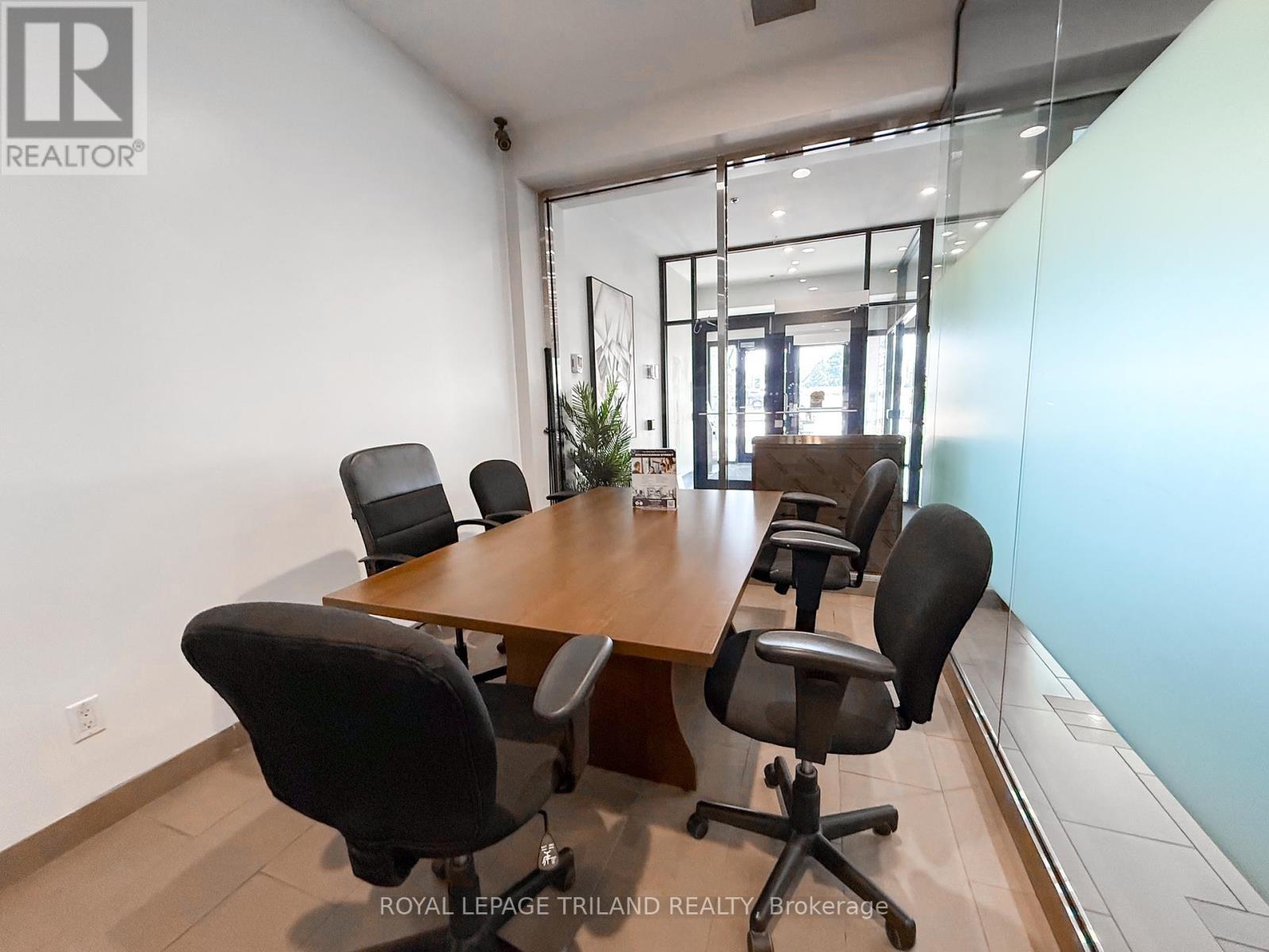 












608 - 675 RICHMOND STREET

,
London East (East F),




Ontario
N6A5X4

