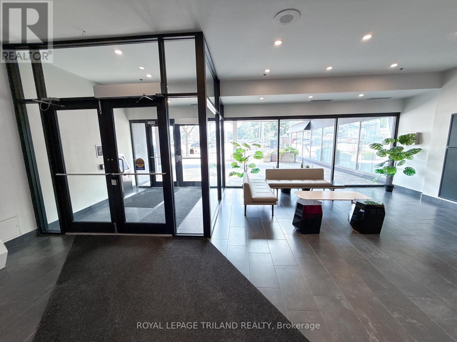 












608 - 675 RICHMOND STREET

,
London East (East F),




Ontario
N6A5X4

