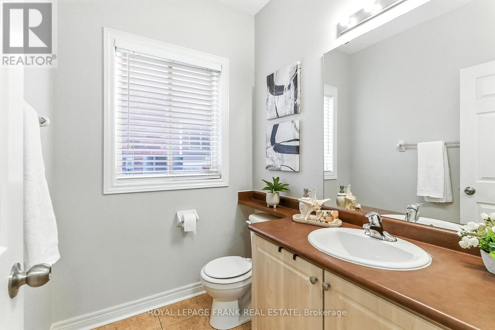












34 ROSSWELL DRIVE

,
Clarington (Courtice),




Ontario
L1E3J6

