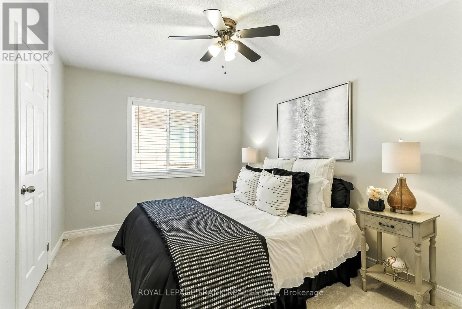 












34 ROSSWELL DRIVE

,
Clarington (Courtice),




Ontario
L1E3J6

