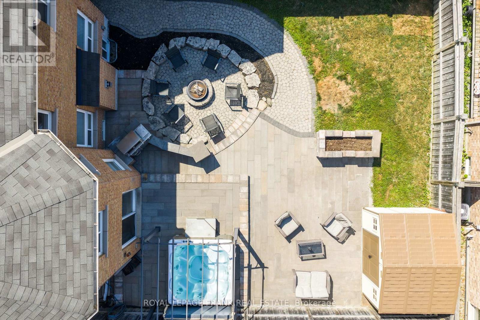 












34 ROSSWELL DRIVE

,
Clarington (Courtice),




Ontario
L1E3J6

