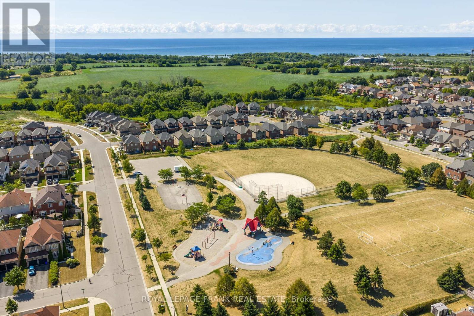 












34 ROSSWELL DRIVE

,
Clarington (Courtice),




Ontario
L1E3J6

