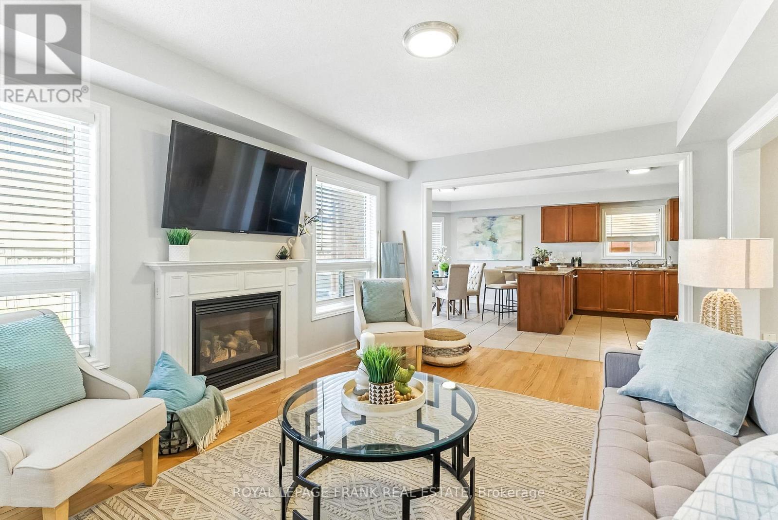 












34 ROSSWELL DRIVE

,
Clarington (Courtice),




Ontario
L1E3J6

