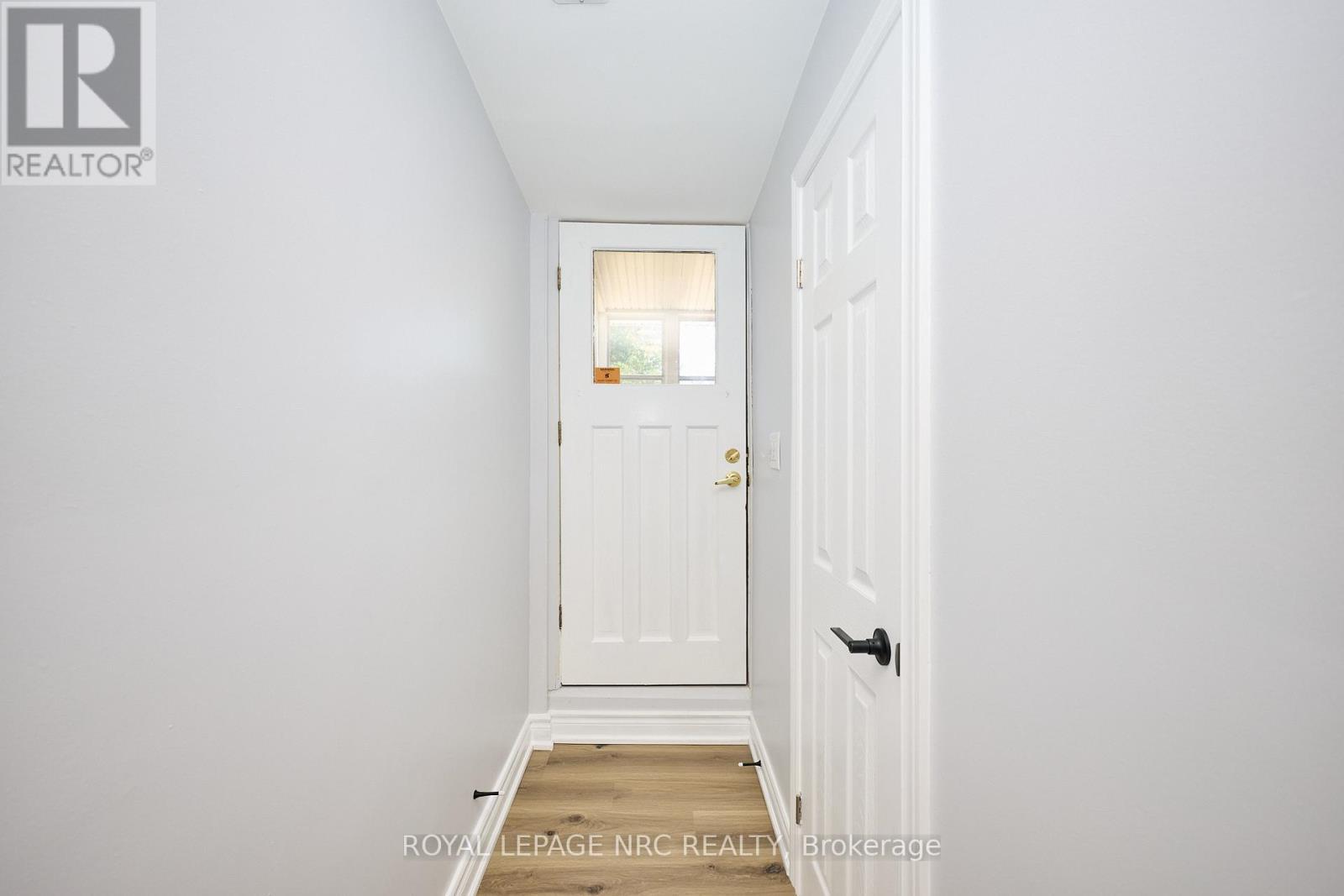












22 OAKRIDGE AVENUE

,
St. Catharines (Glendale/Glenridge),




Ontario
L2T2M5

