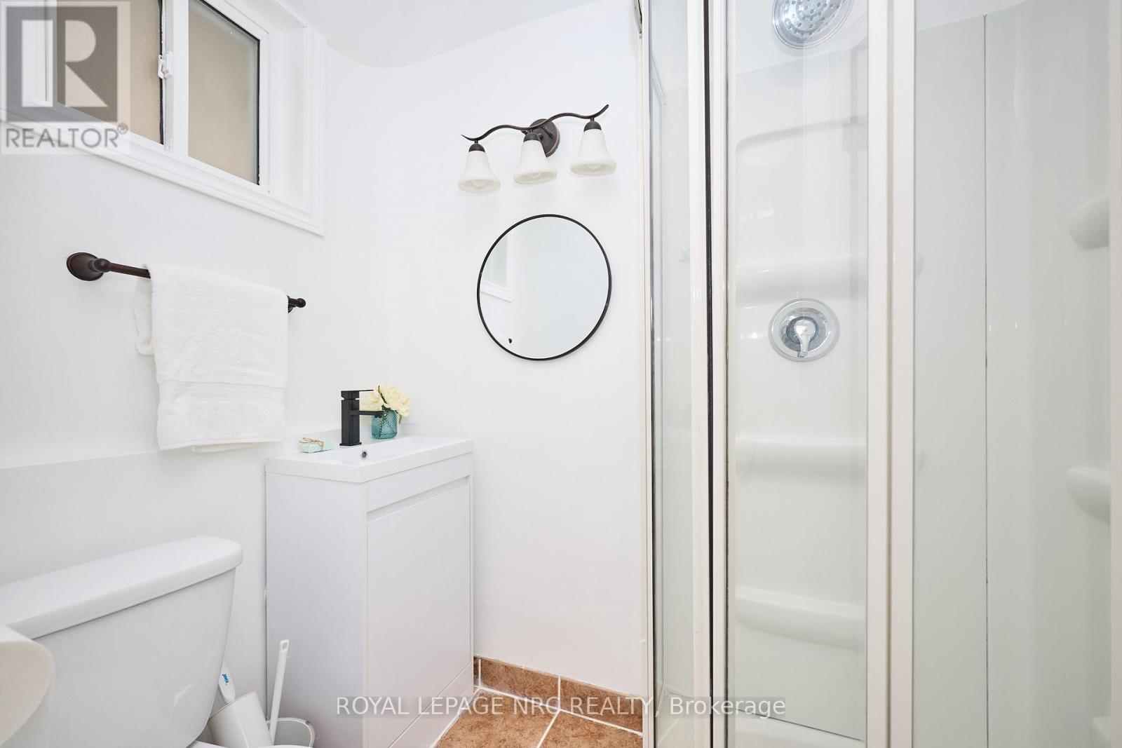 












22 OAKRIDGE AVENUE

,
St. Catharines (Glendale/Glenridge),




Ontario
L2T2M5

