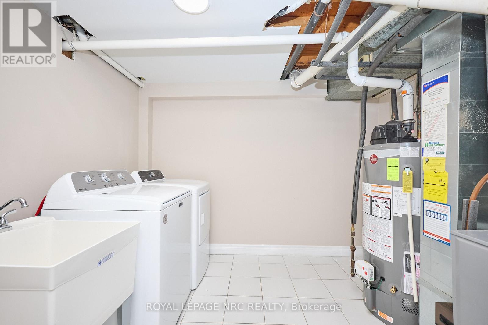 












22 OAKRIDGE AVENUE

,
St. Catharines (Glendale/Glenridge),




Ontario
L2T2M5

