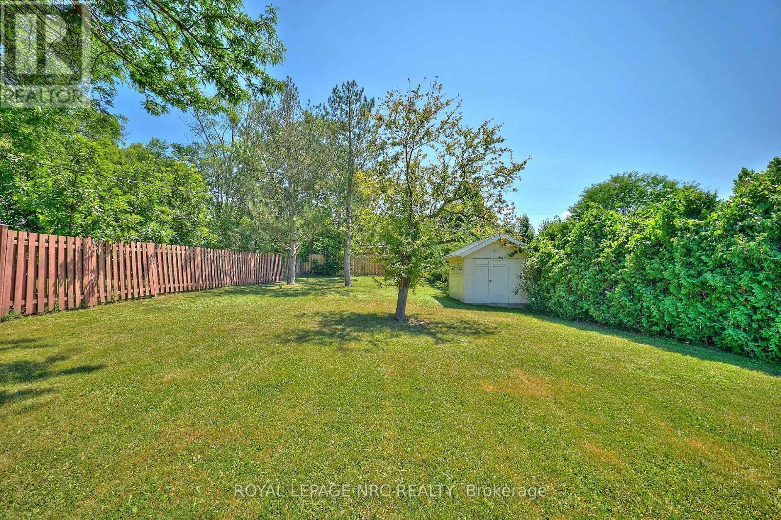 












22 OAKRIDGE AVENUE

,
St. Catharines (Glendale/Glenridge),




Ontario
L2T2M5

