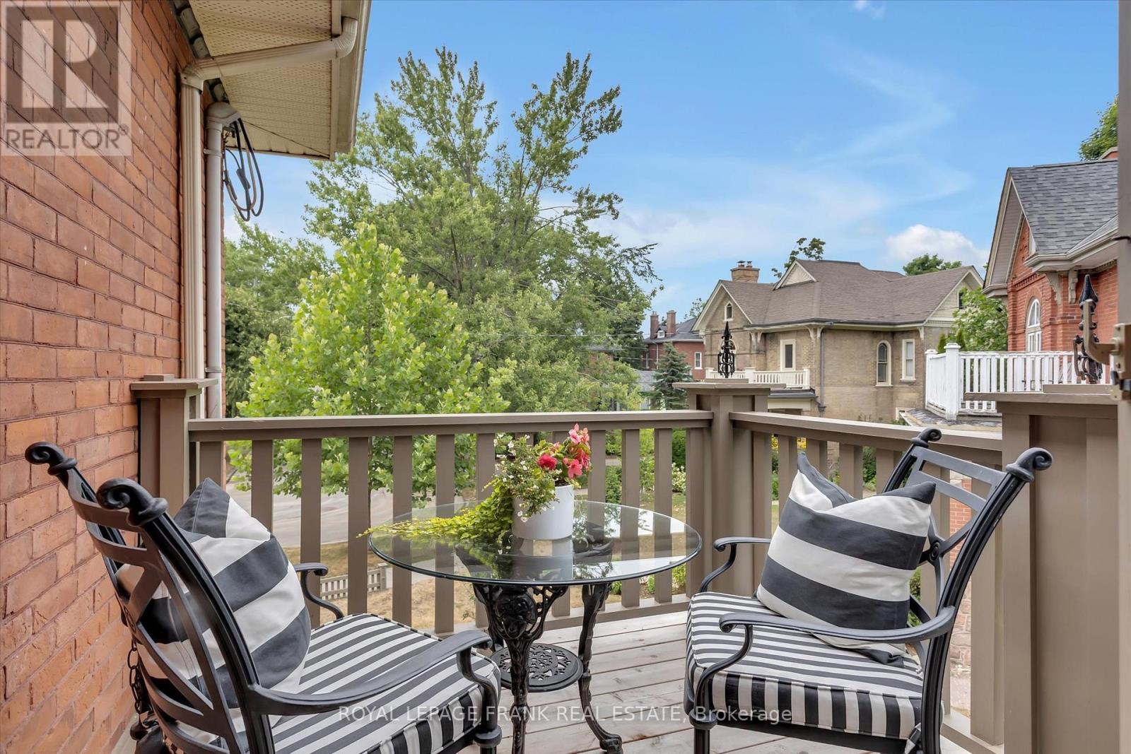 












481 HOMEWOOD AVENUE

,
Peterborough Central (Old West End),




Ontario
K9H2N2

