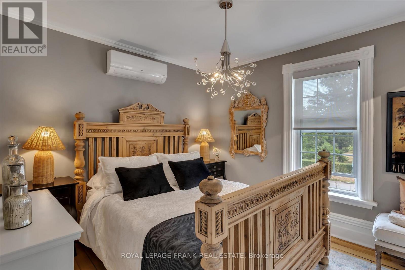 












481 HOMEWOOD AVENUE

,
Peterborough Central (Old West End),




Ontario
K9H2N2

