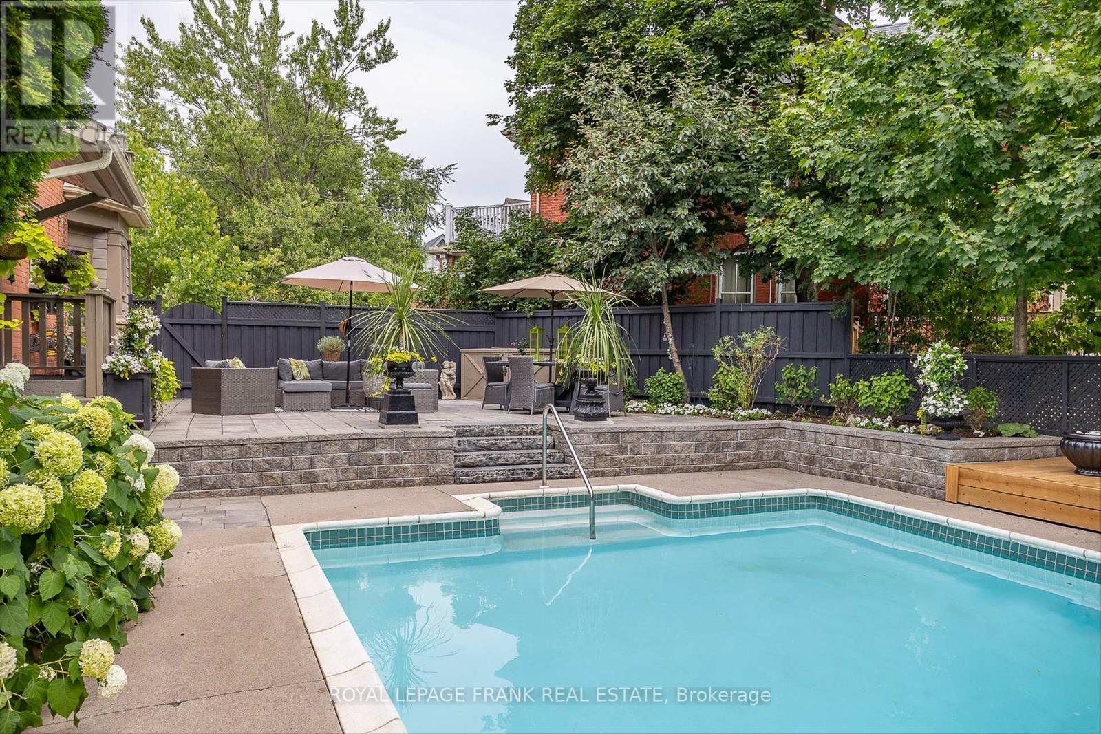 












481 HOMEWOOD AVENUE

,
Peterborough Central (Old West End),




Ontario
K9H2N2

