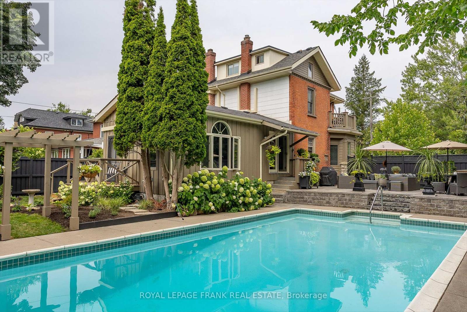 












481 HOMEWOOD AVENUE

,
Peterborough Central (Old West End),




Ontario
K9H2N2


