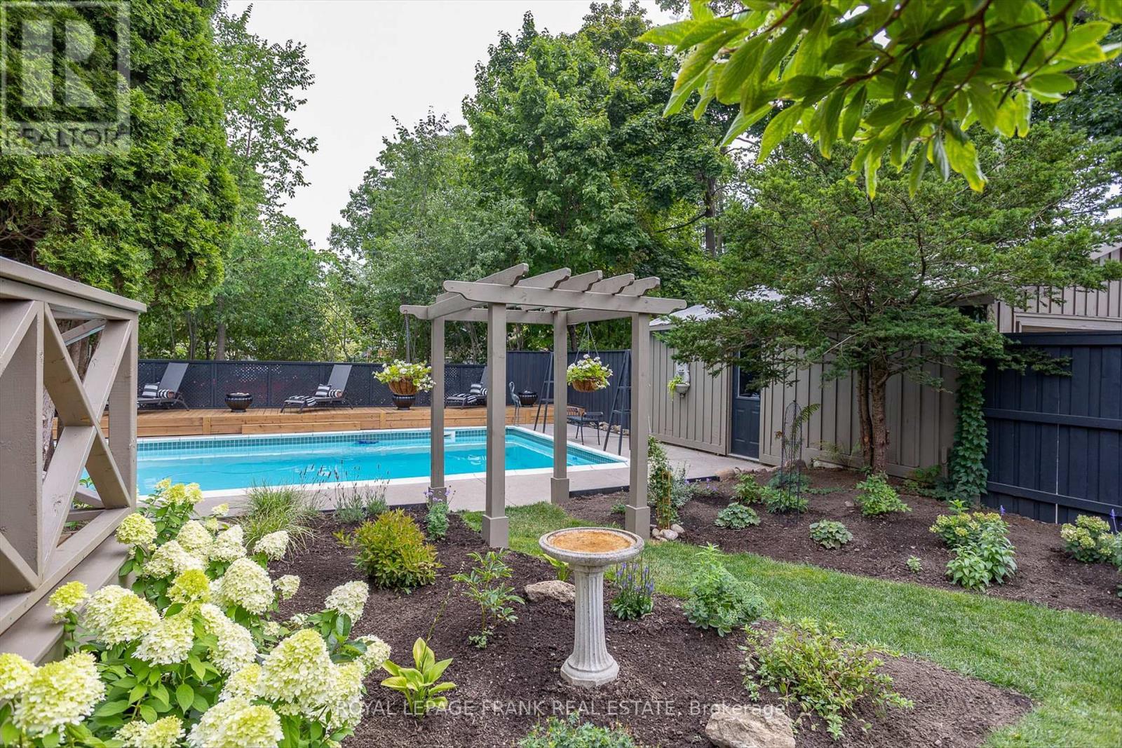 












481 HOMEWOOD AVENUE

,
Peterborough Central (Old West End),




Ontario
K9H2N2

