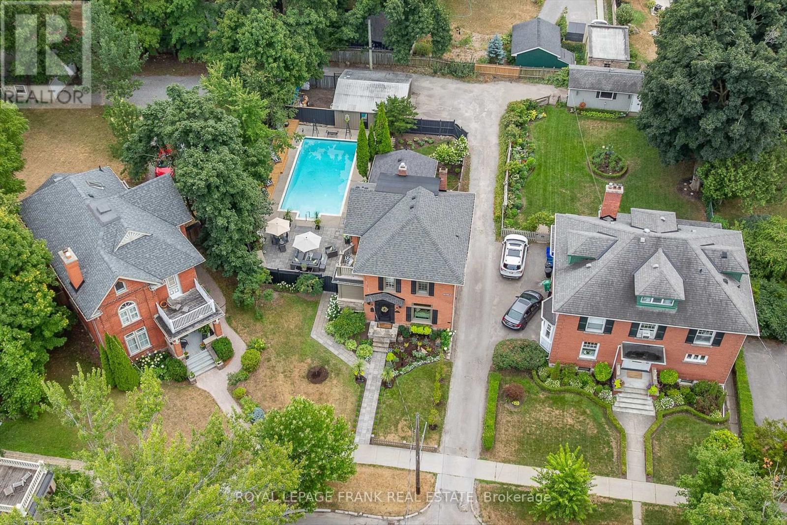 












481 HOMEWOOD AVENUE

,
Peterborough Central (Old West End),




Ontario
K9H2N2

