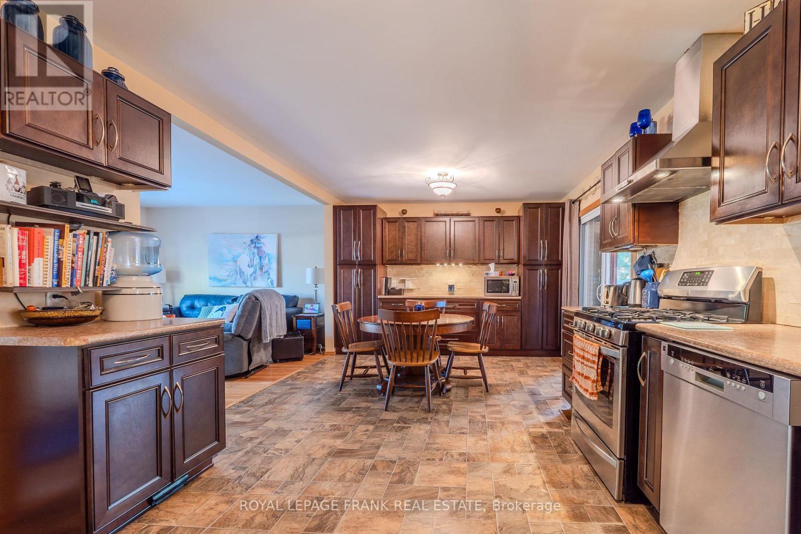 












2304 OLD NORWOOD ROAD

,
Otonabee-South Monaghan,




Ontario
K9J0G6

