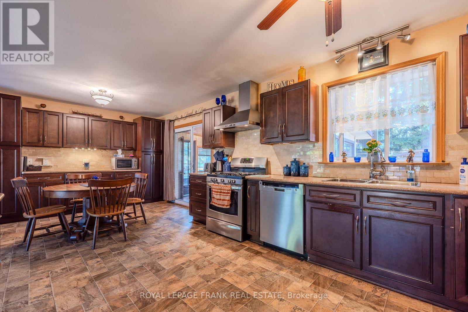 












2304 OLD NORWOOD ROAD

,
Otonabee-South Monaghan,




Ontario
K9J0G6

