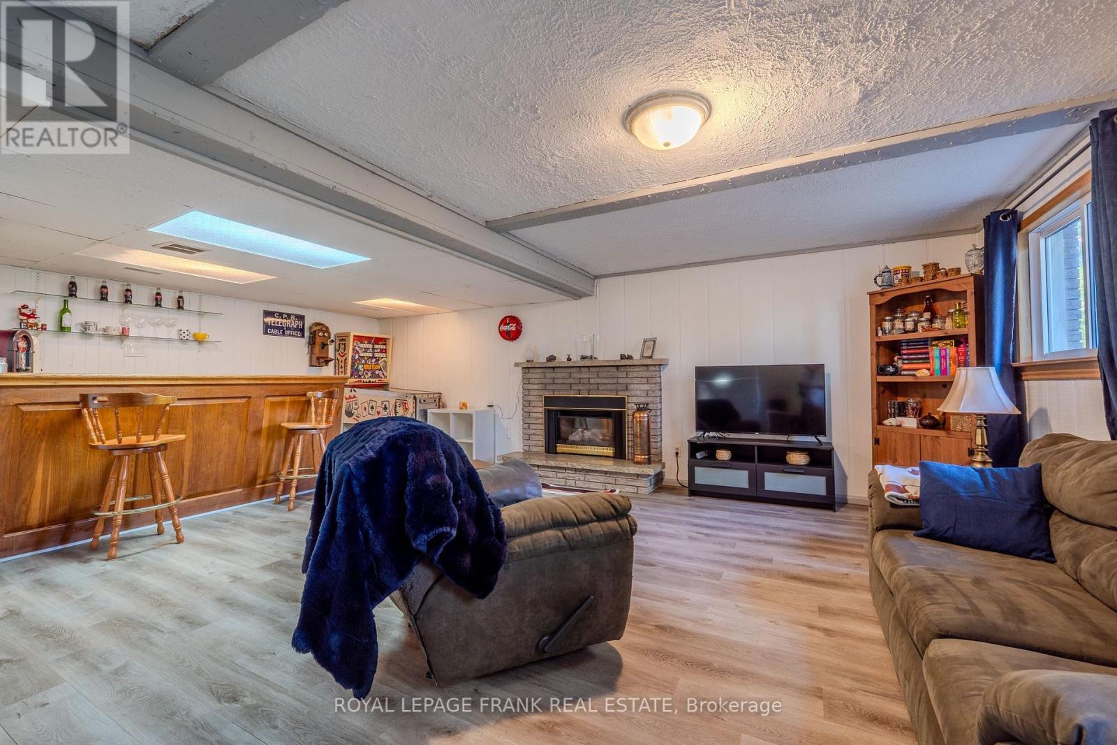 












2304 OLD NORWOOD ROAD

,
Otonabee-South Monaghan,




Ontario
K9J0G6

