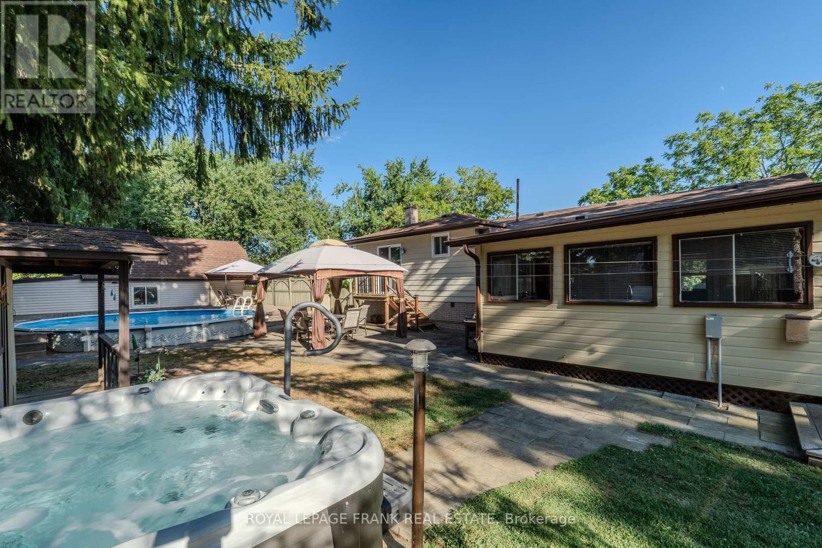 












2304 OLD NORWOOD ROAD

,
Otonabee-South Monaghan,




Ontario
K9J0G6

