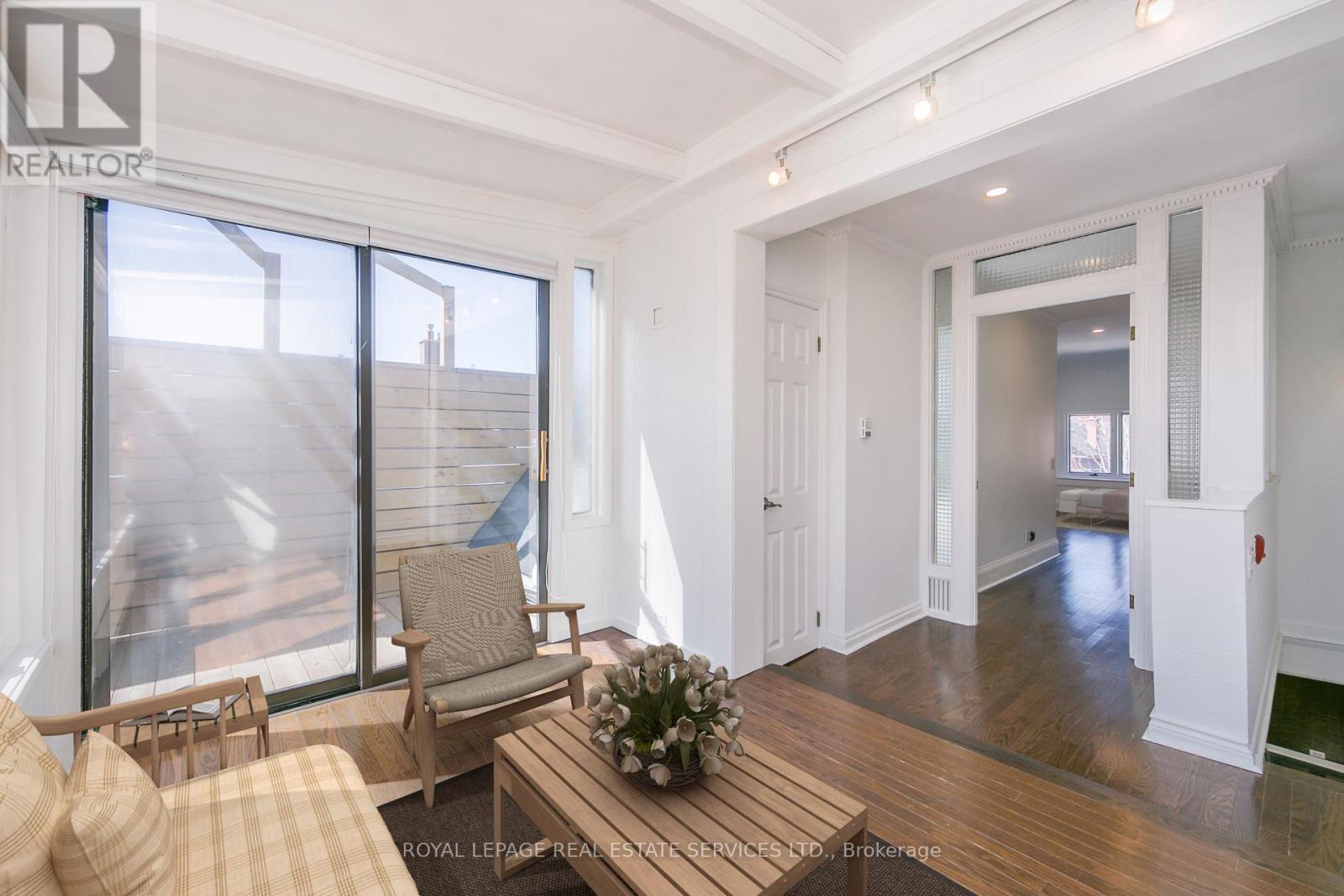 












59 DUPONT STREET

,
Toronto,




Ontario
M5R1V3

