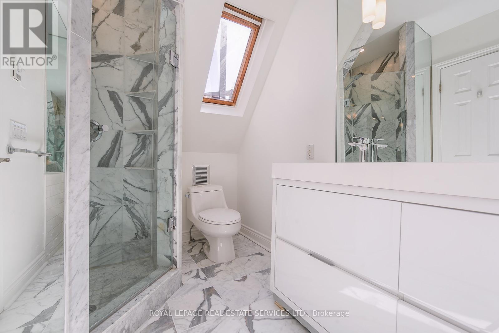 












59 DUPONT STREET

,
Toronto,




Ontario
M5R1V3

