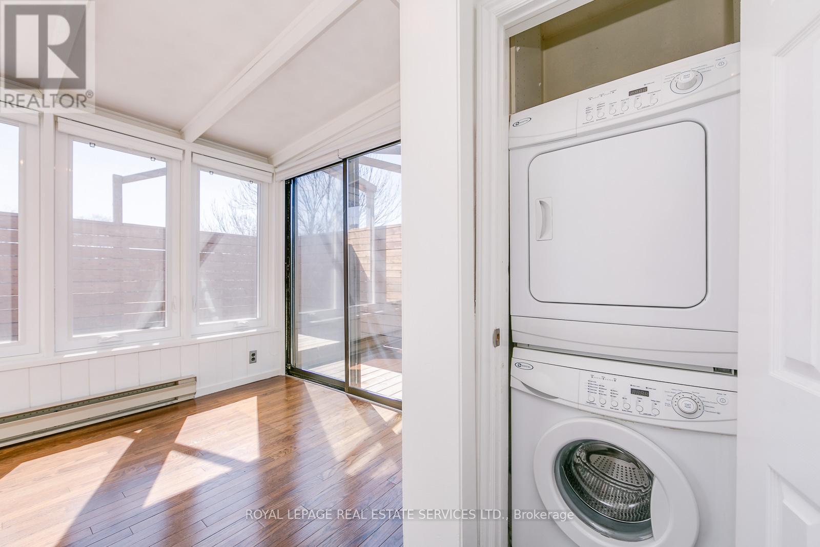 












59 DUPONT STREET

,
Toronto,




Ontario
M5R1V3

