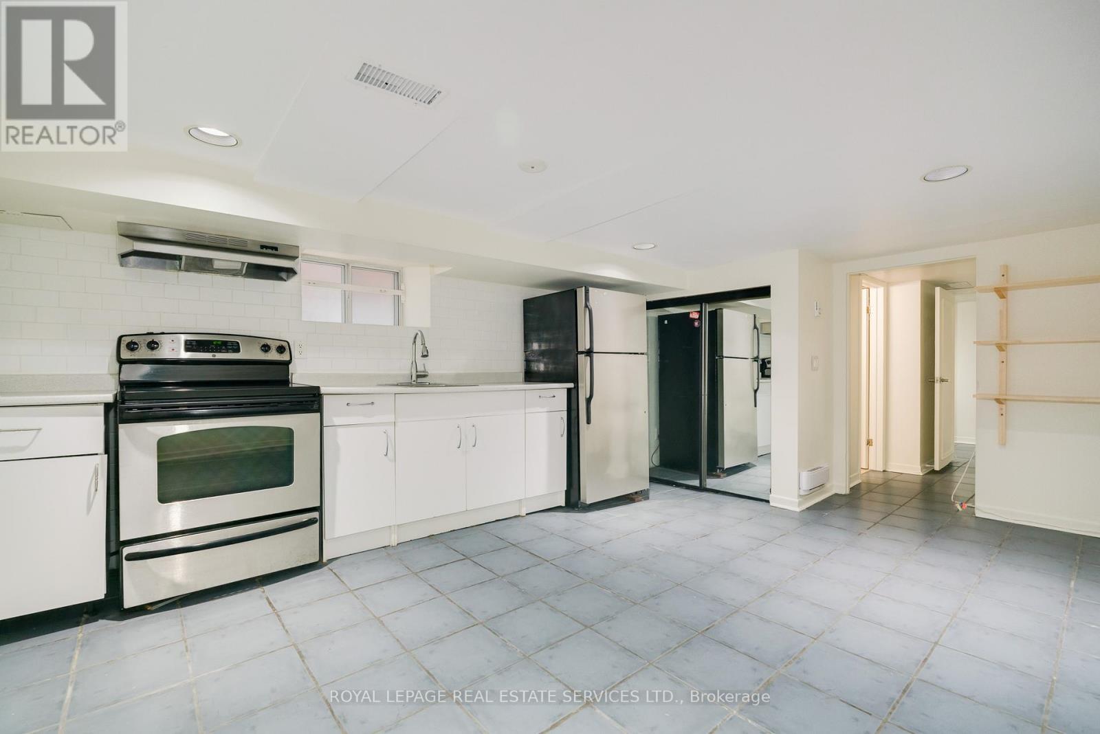 












59 DUPONT STREET

,
Toronto,




Ontario
M5R1V3

