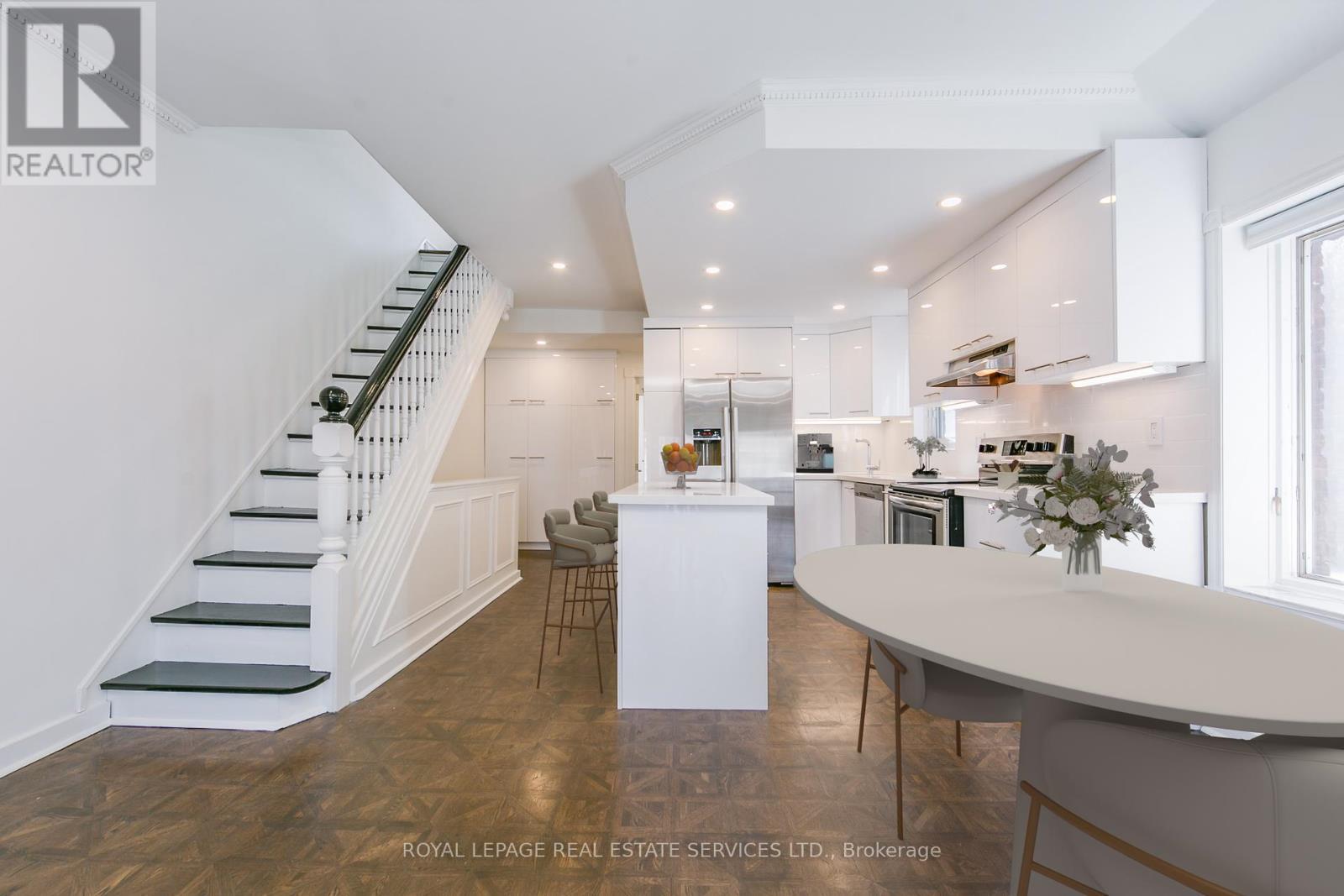 












59 DUPONT STREET

,
Toronto,




Ontario
M5R1V3

