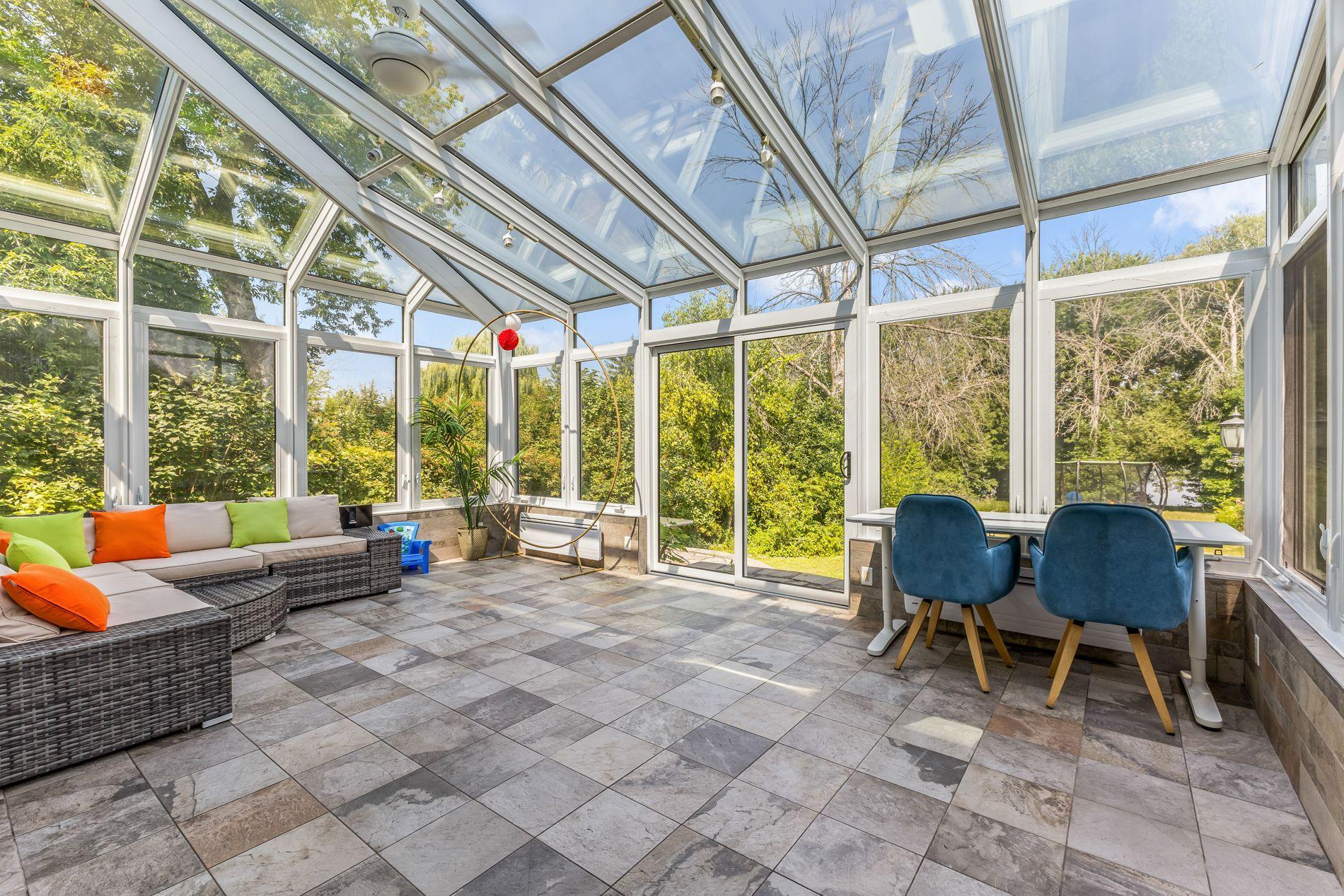 









679


Boul. des Mille-Îles

,
Laval (Auteuil),




QC
H7J1A9

