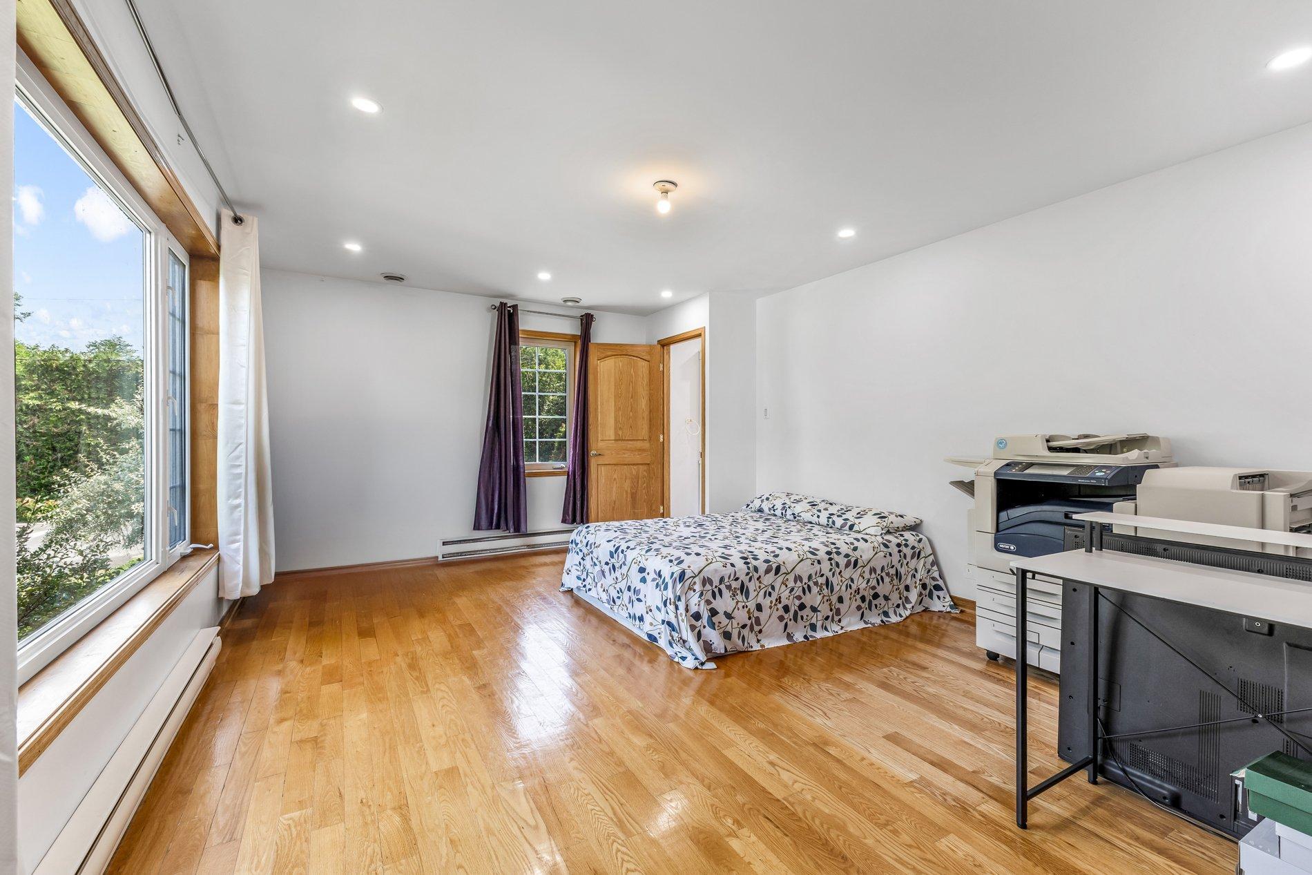 









679


Boul. des Mille-Îles

,
Laval (Auteuil),




QC
H7J1A9

