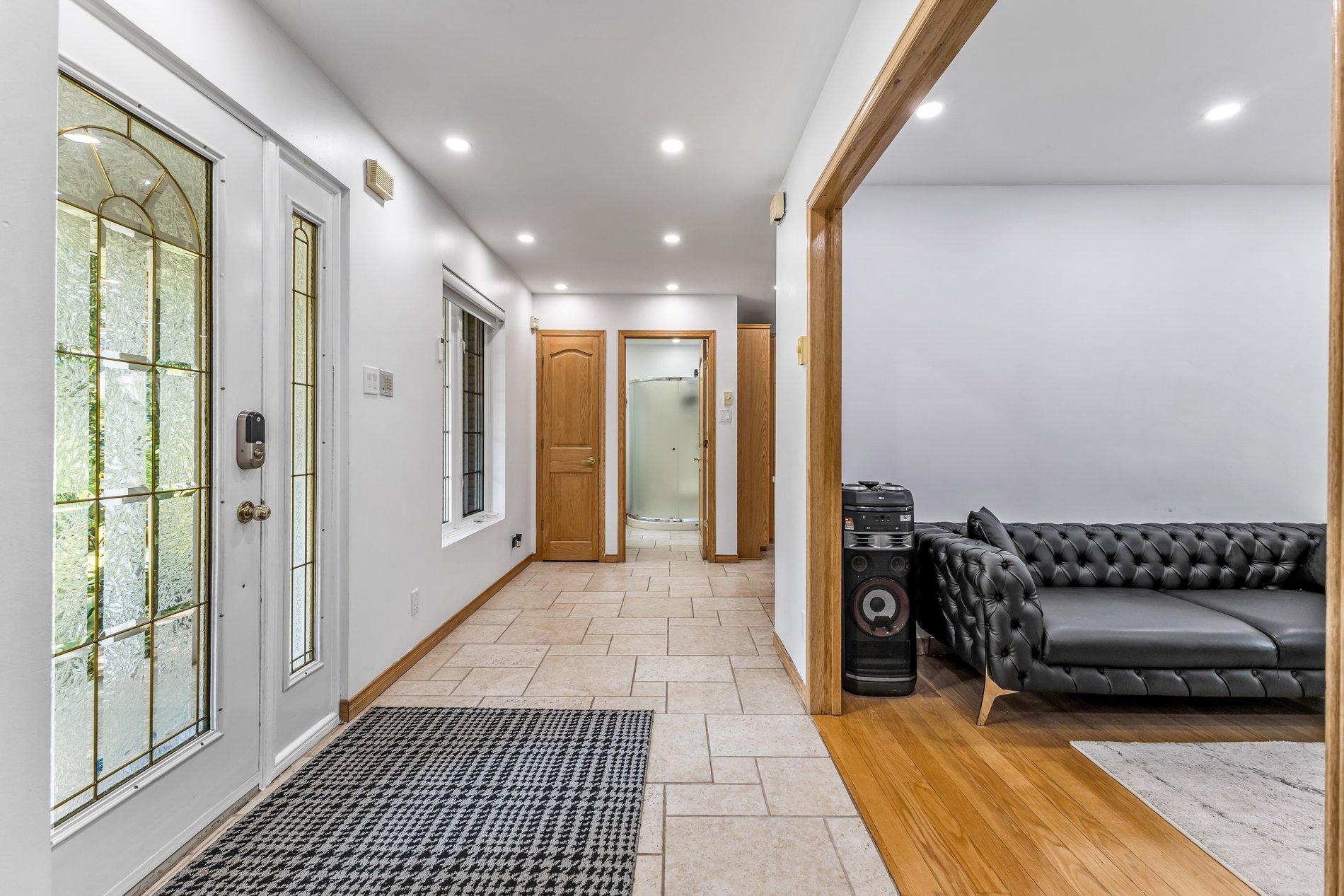 









679


Boul. des Mille-Îles

,
Laval (Auteuil),




QC
H7J1A9

