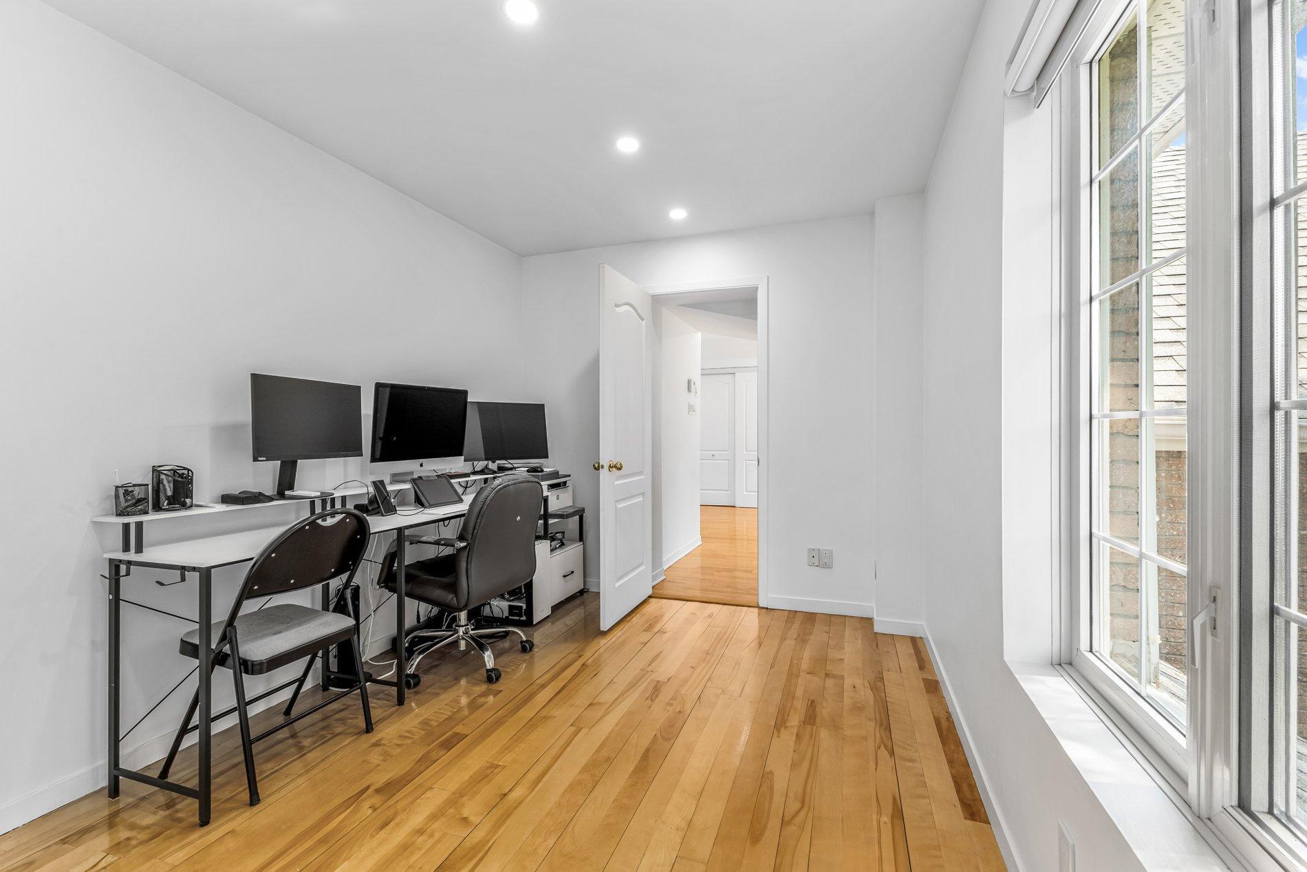 









679


Boul. des Mille-Îles

,
Laval (Auteuil),




QC
H7J1A9

