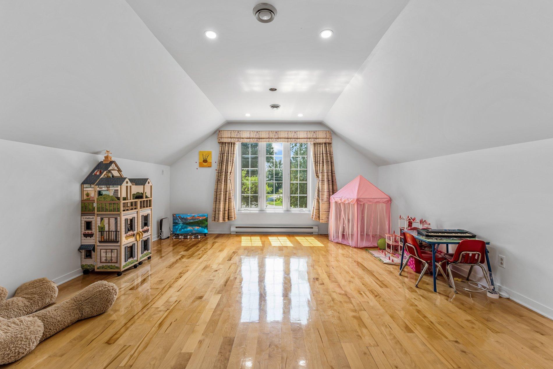 









679


Boul. des Mille-Îles

,
Laval (Auteuil),




QC
H7J1A9

