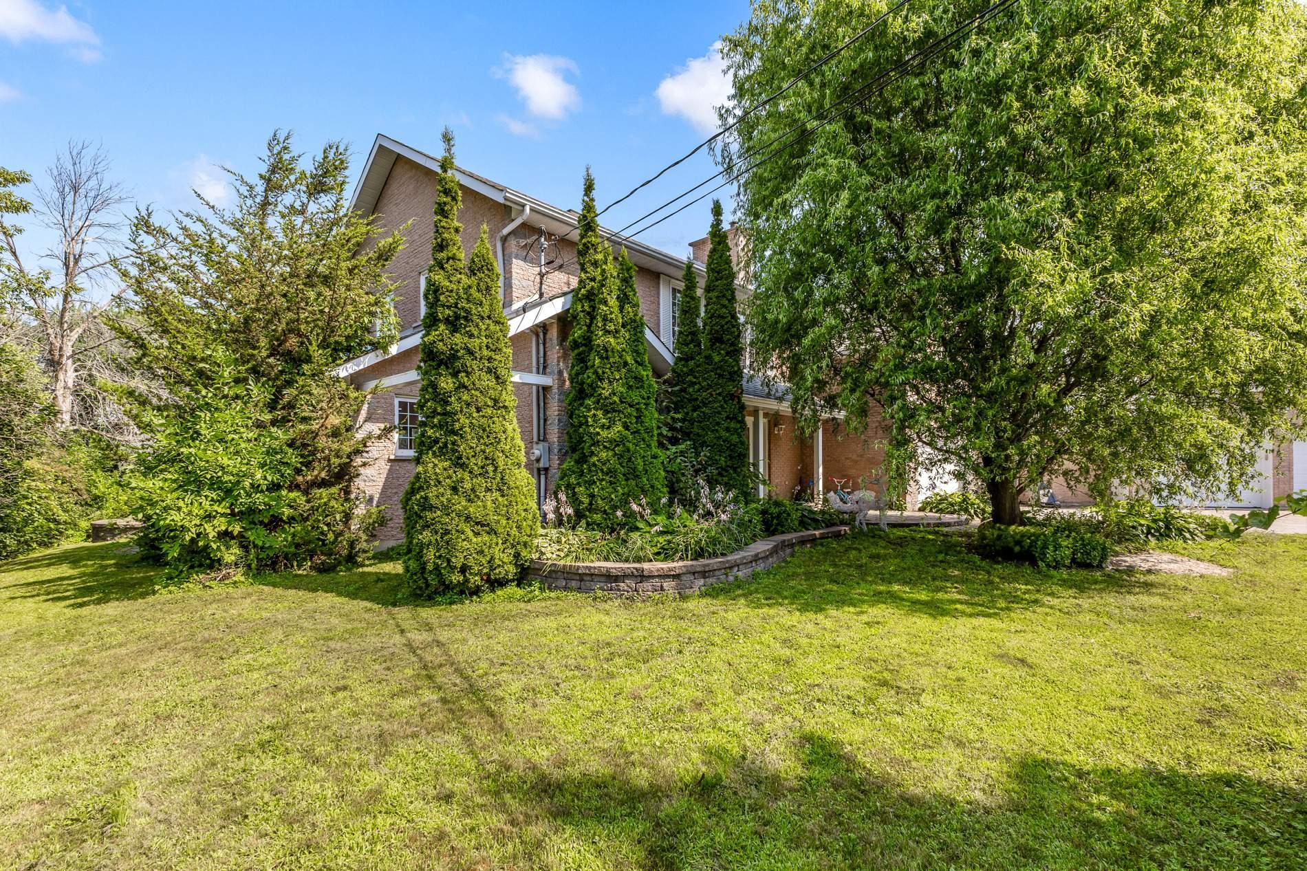 









679


Boul. des Mille-Îles

,
Laval (Auteuil),




QC
H7J1A9

