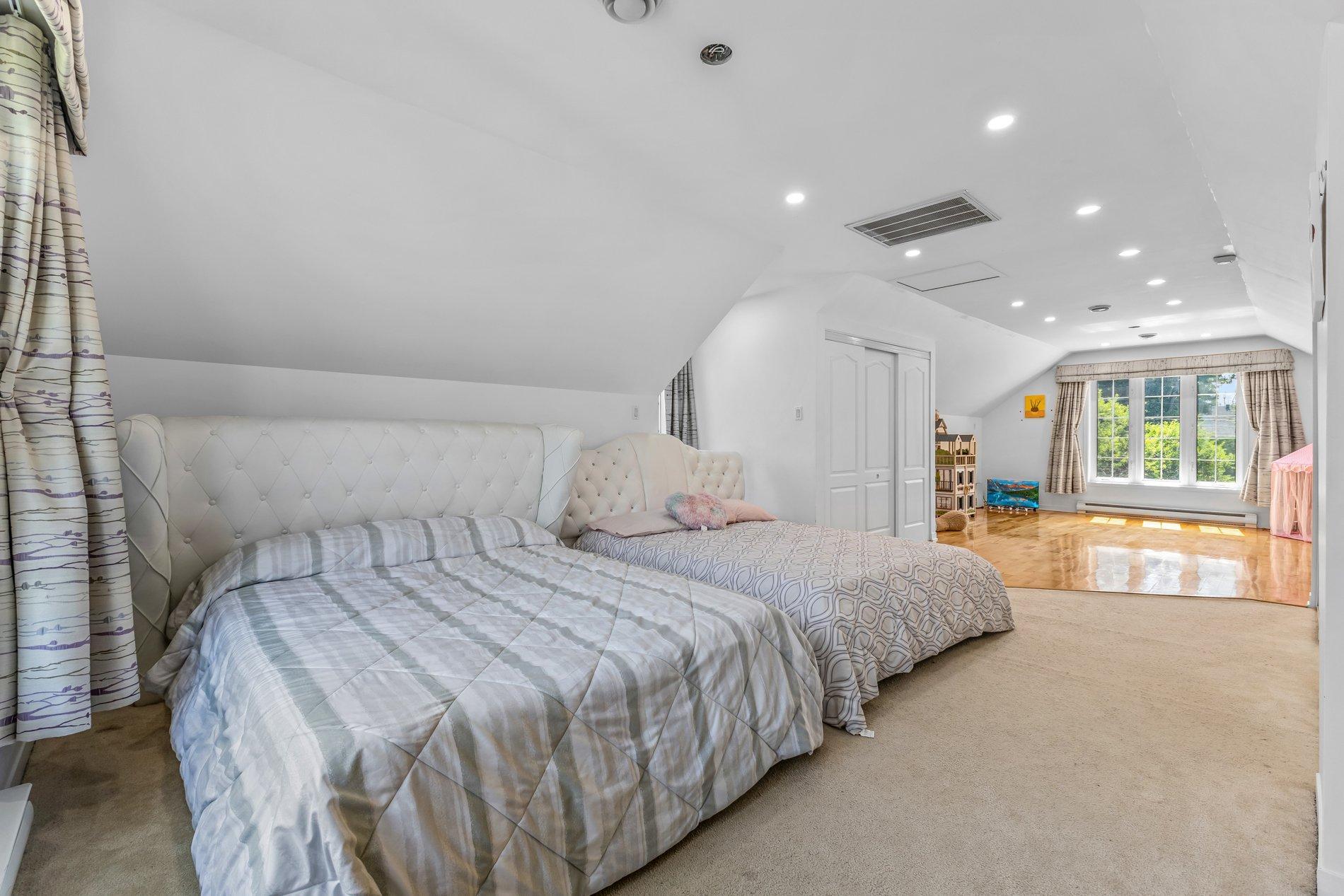 









679


Boul. des Mille-Îles

,
Laval (Auteuil),




QC
H7J1A9

